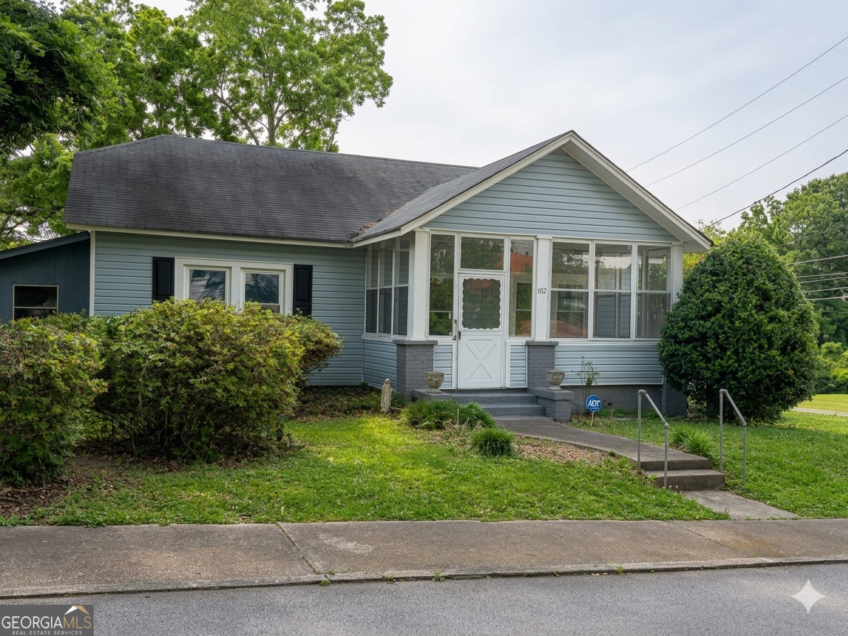 102 Johnson Street Property Photo 1