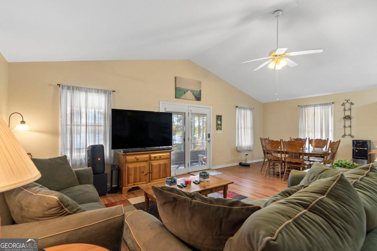 462 Rockville Springs Drive Property Photo 14