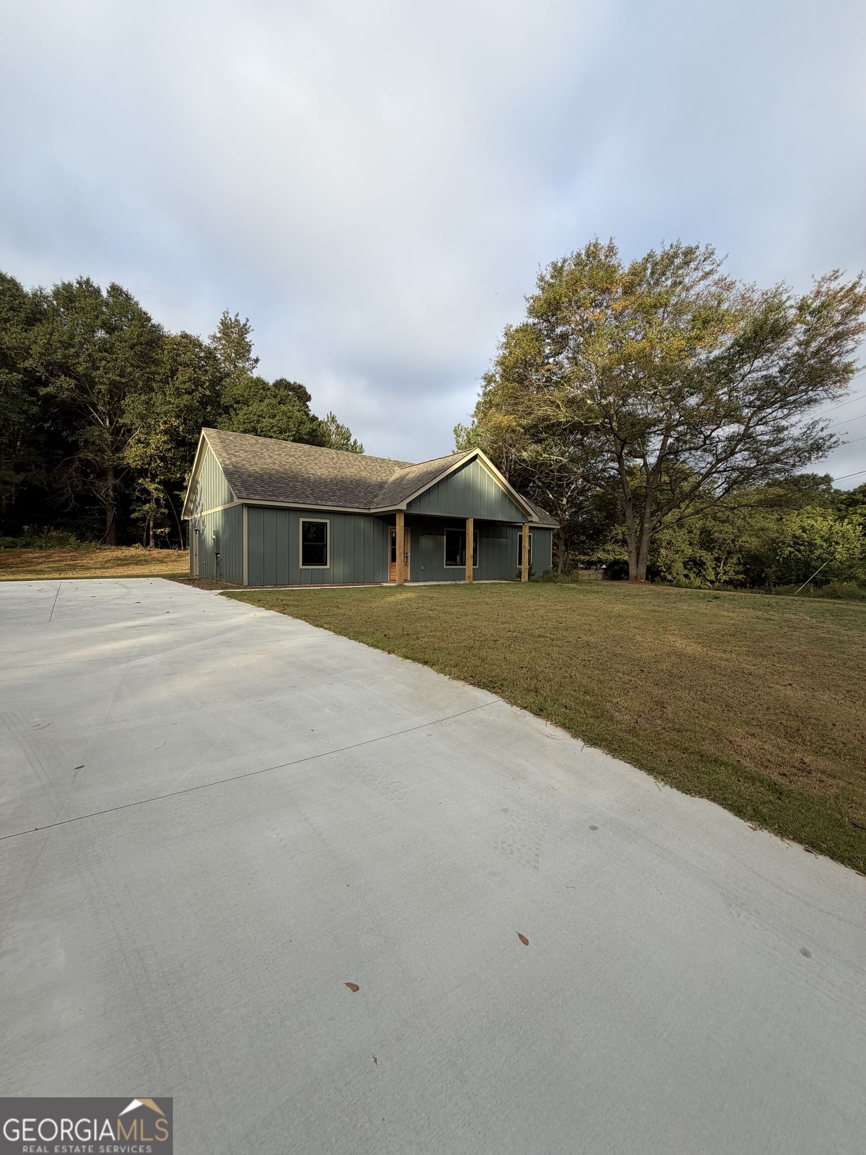 563 High Road Property Photo 2