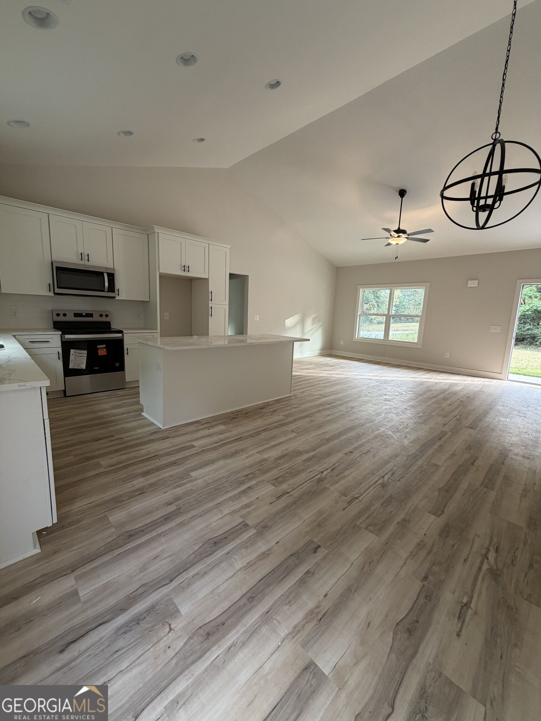 563 High Road Property Photo 4