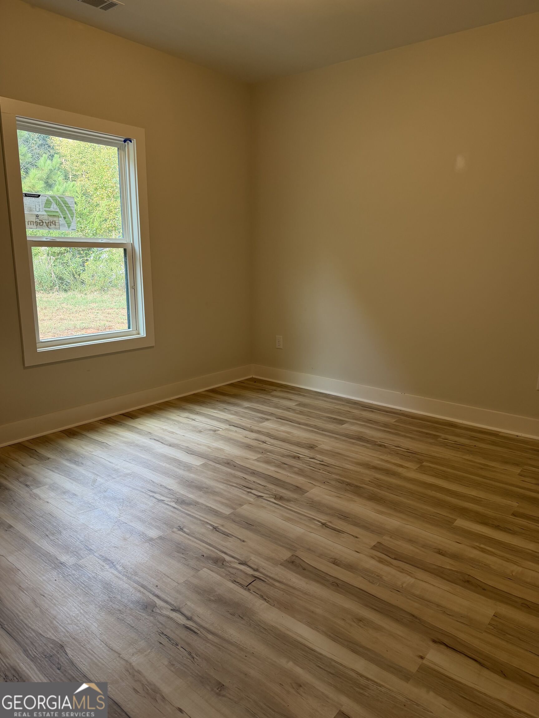 563 High Road Property Photo 7