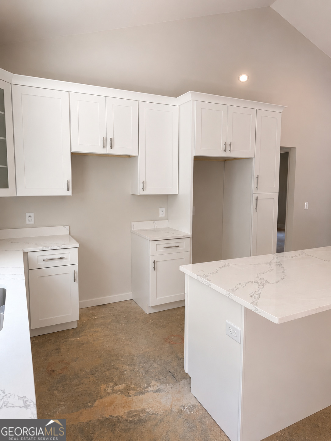 563 High Road Property Photo 9