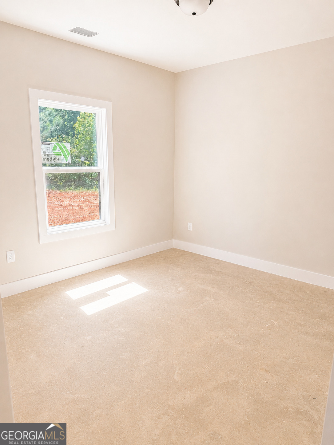 563 High Road Property Photo 14