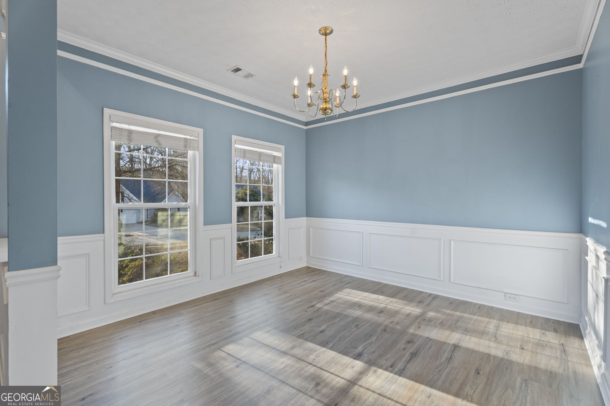 423 Heathcliff Court Property Photo 8