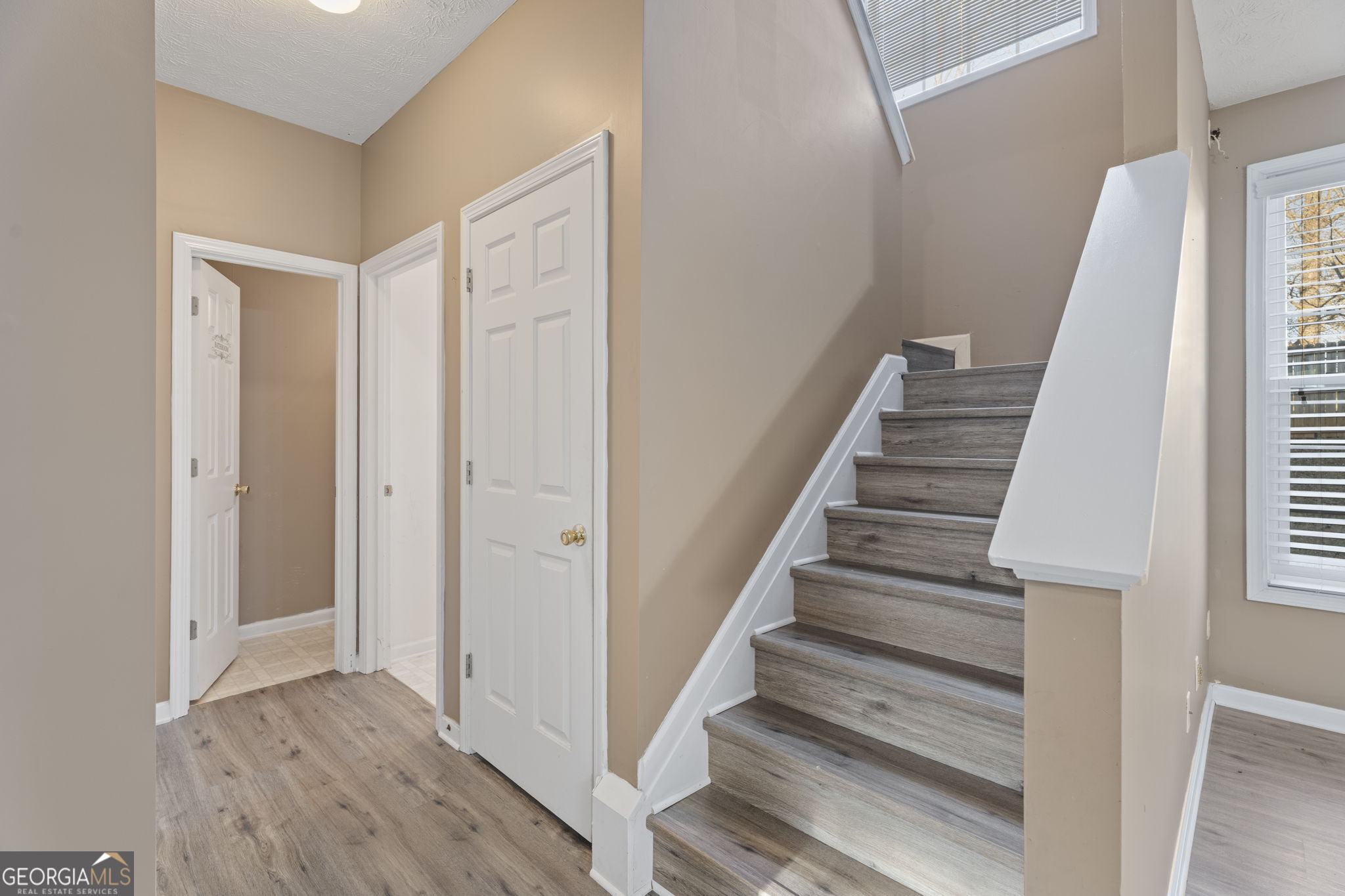 423 Heathcliff Court Property Photo 22
