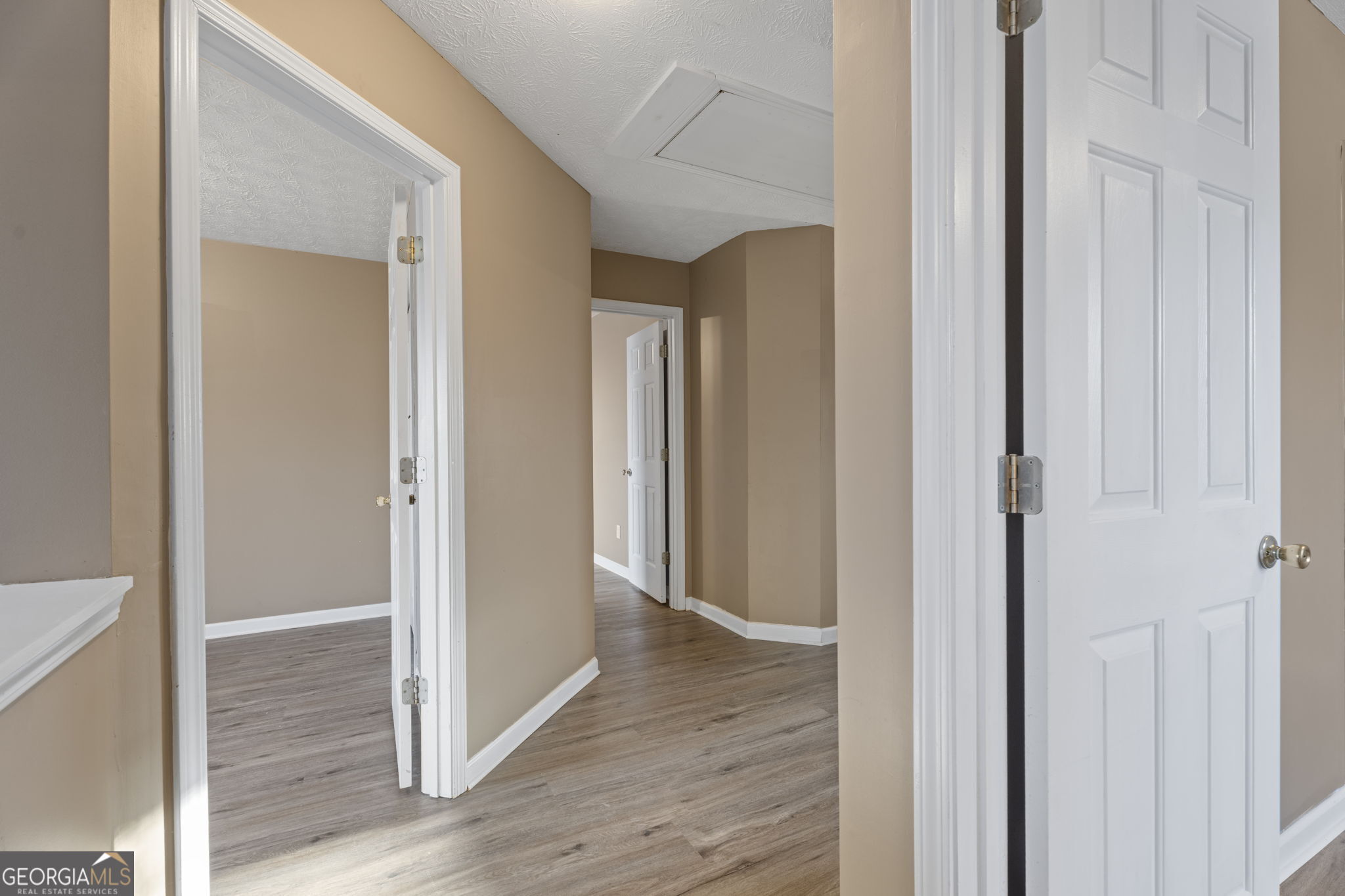 423 Heathcliff Court Property Photo 27