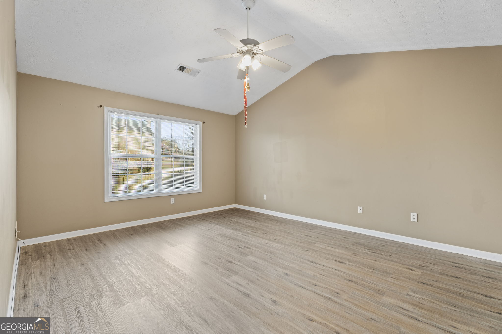 423 Heathcliff Court Property Photo 32