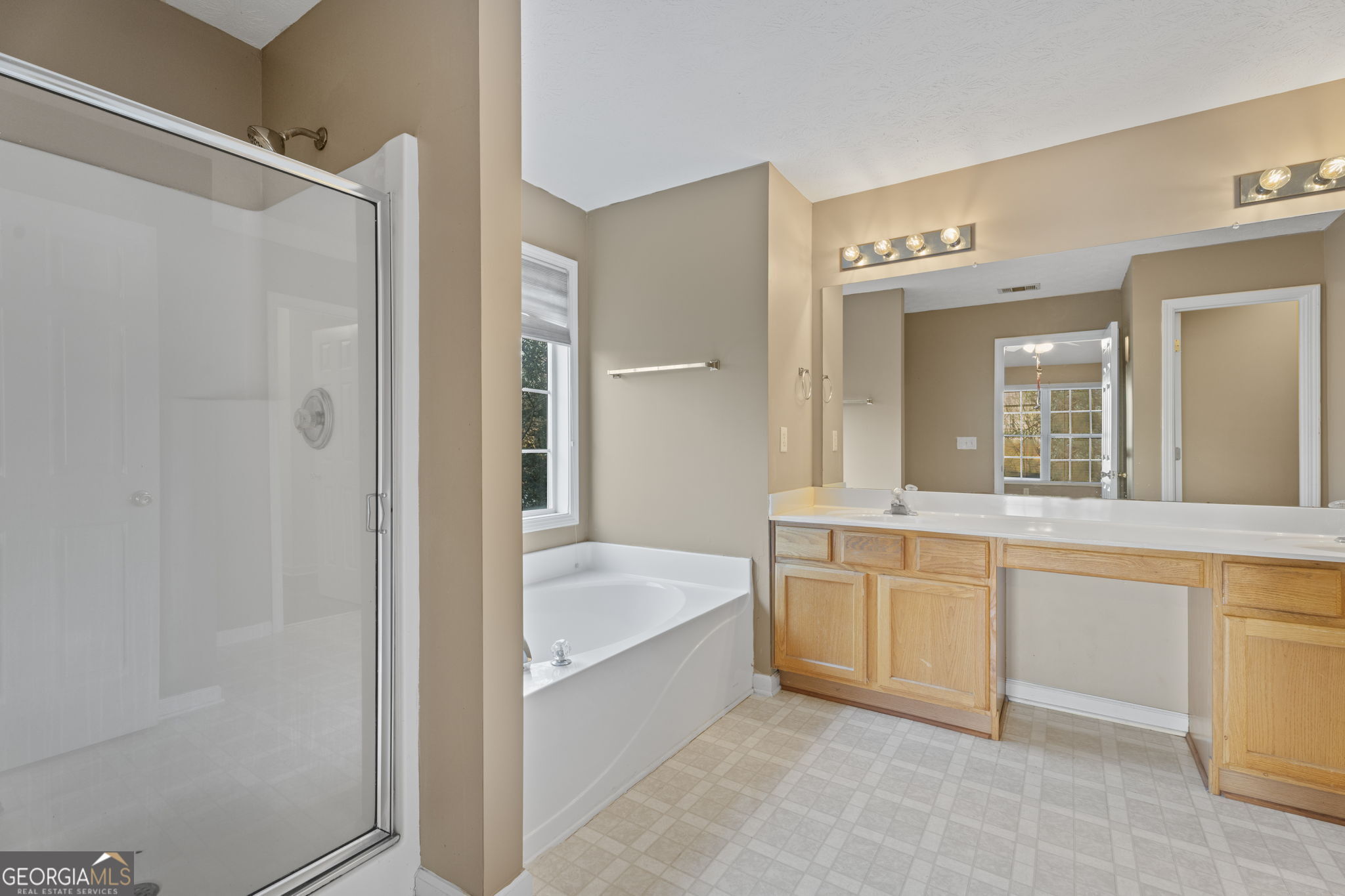 423 Heathcliff Court Property Photo 35