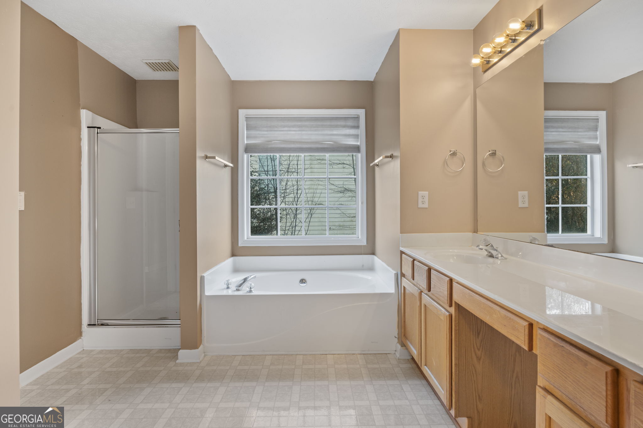 423 Heathcliff Court Property Photo 40