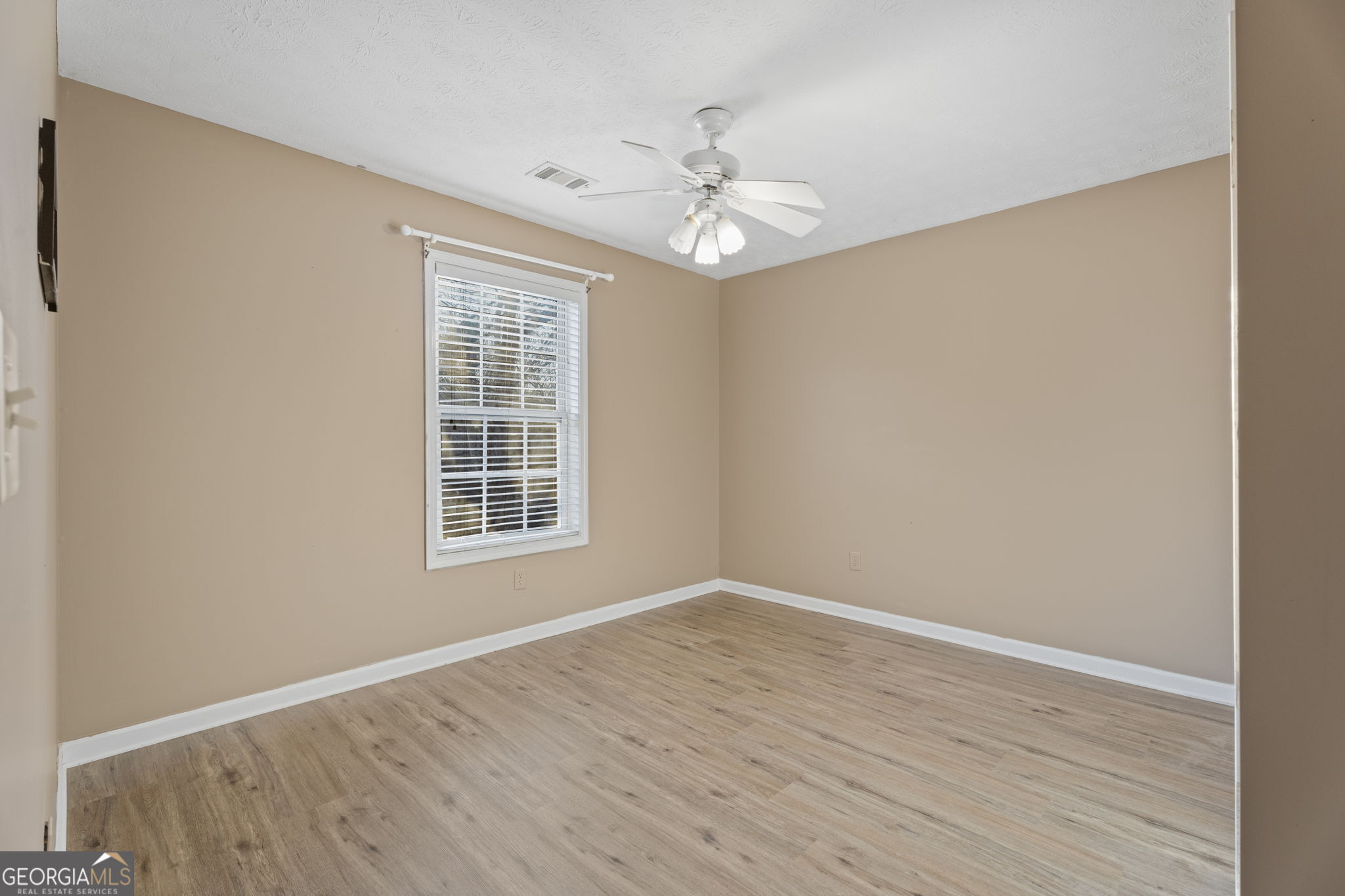 423 Heathcliff Court Property Photo 41