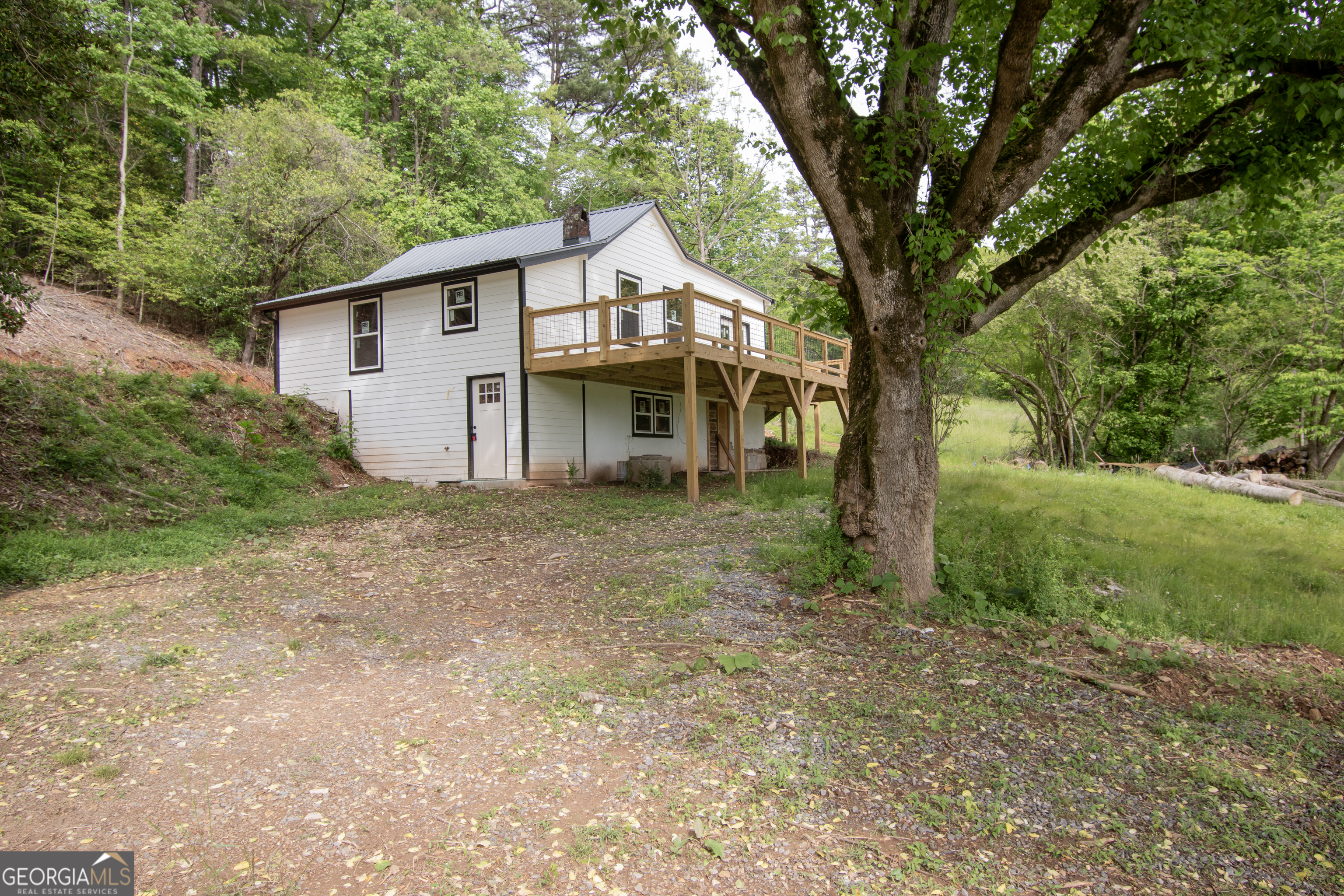 1993 Martins Creek Road Property Photo 1