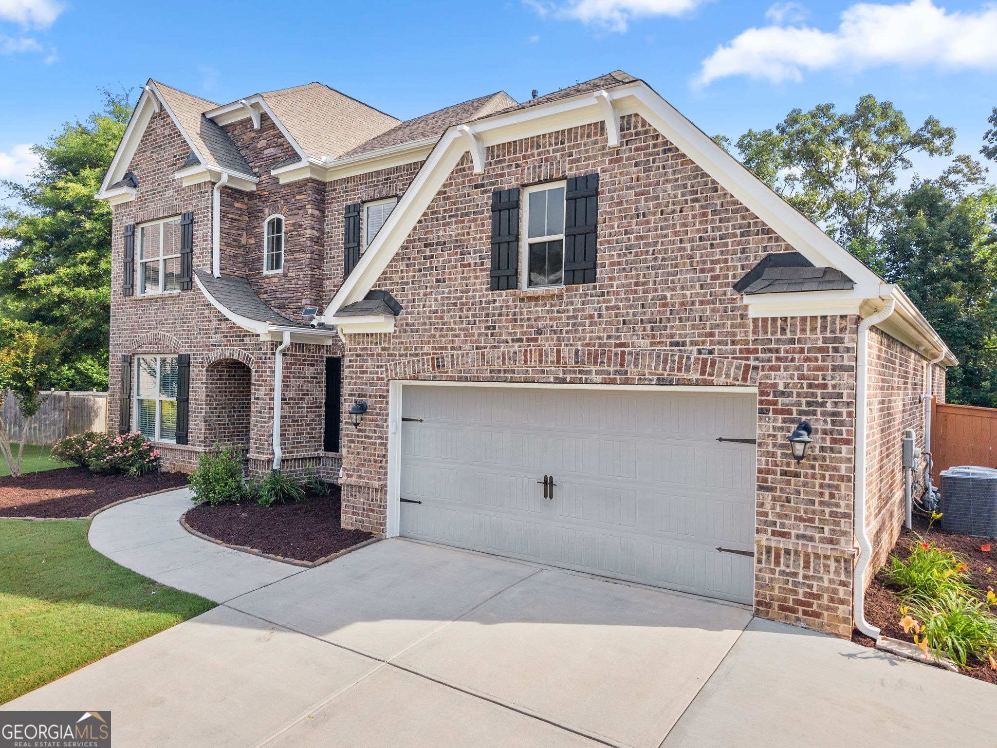 1648 Applecress Court Property Photo 3