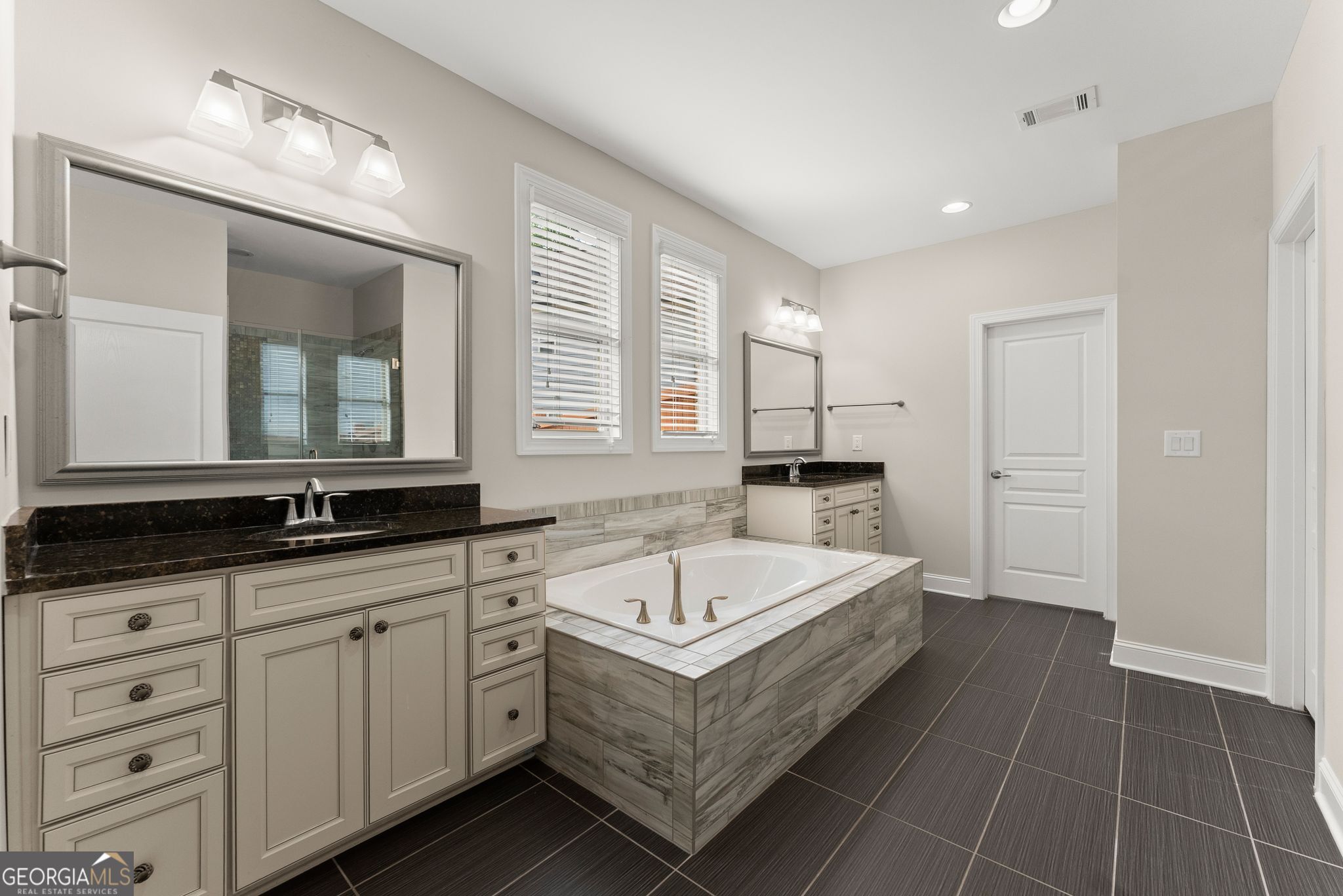1648 Applecress Court Property Photo 32