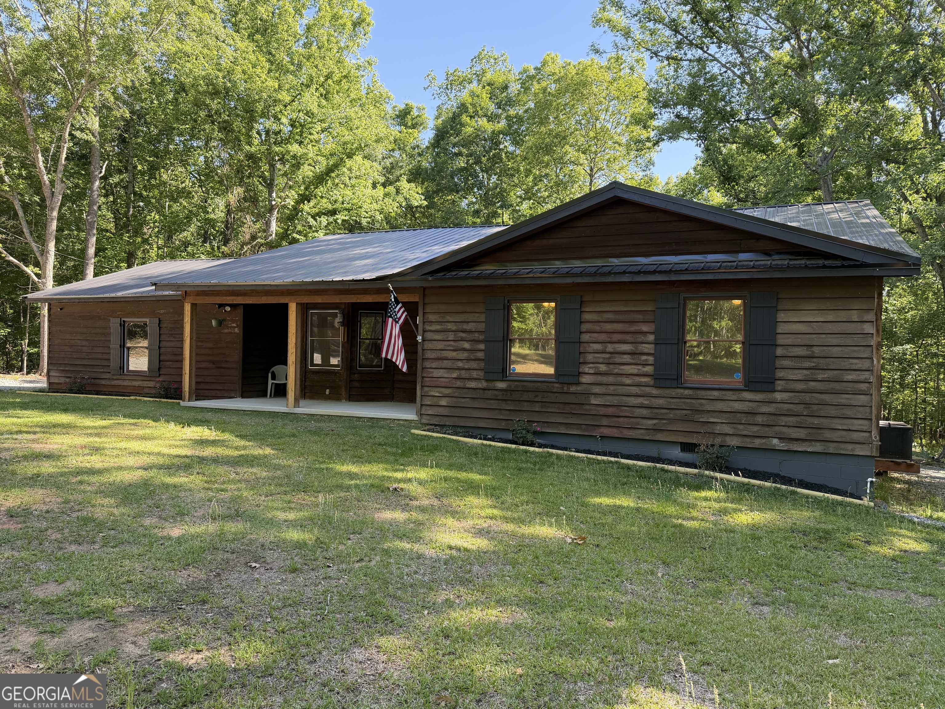 221 Oak Valley Drive Property Photo 2