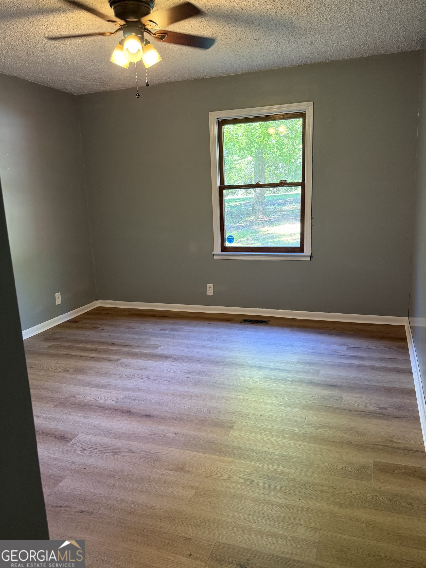 221 Oak Valley Drive Property Photo 8