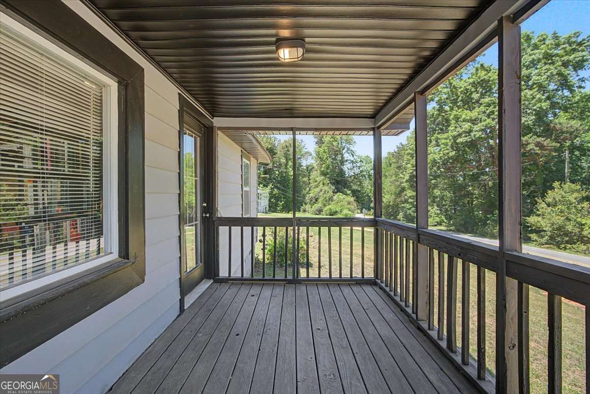 290 Dock Hyde Road Property Photo 3