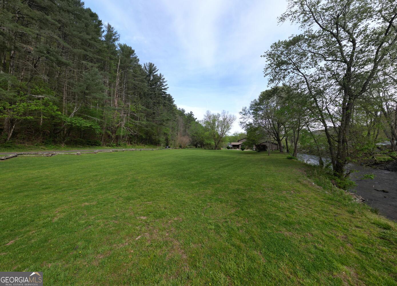 1908 Riverside Drive Property Photo 11