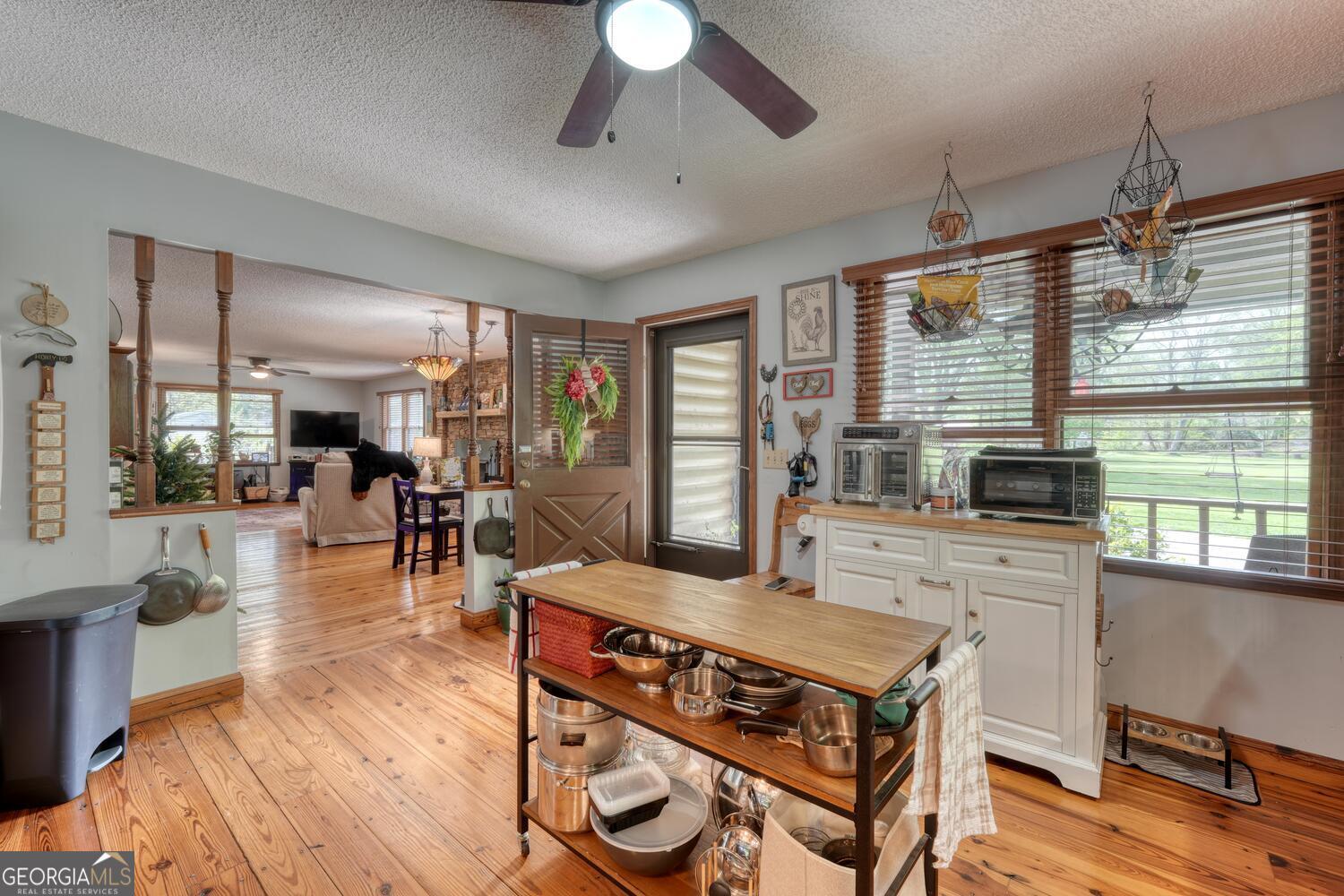 1908 Riverside Drive Property Photo 31
