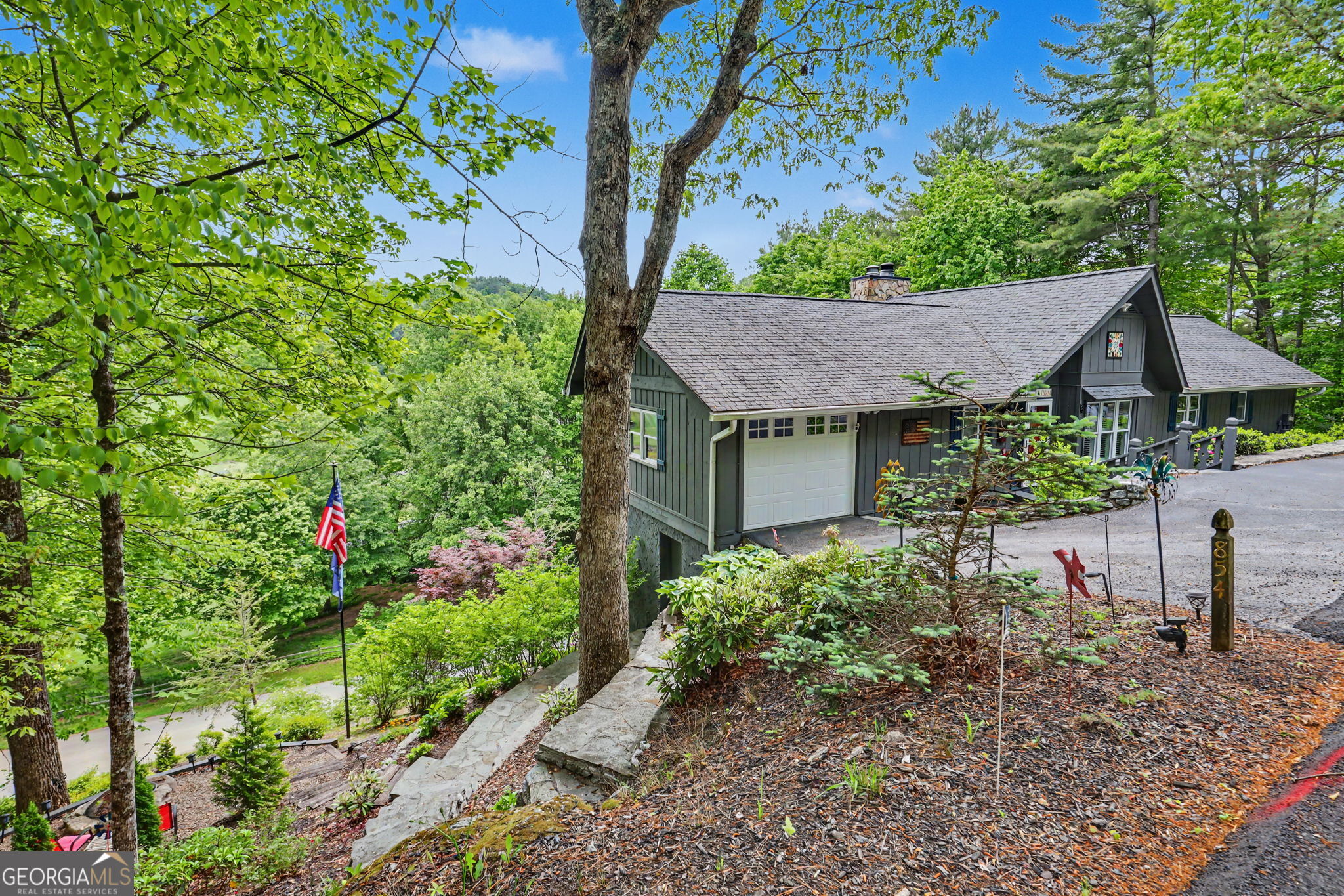 854 Saddleback Circle Property Photo 6