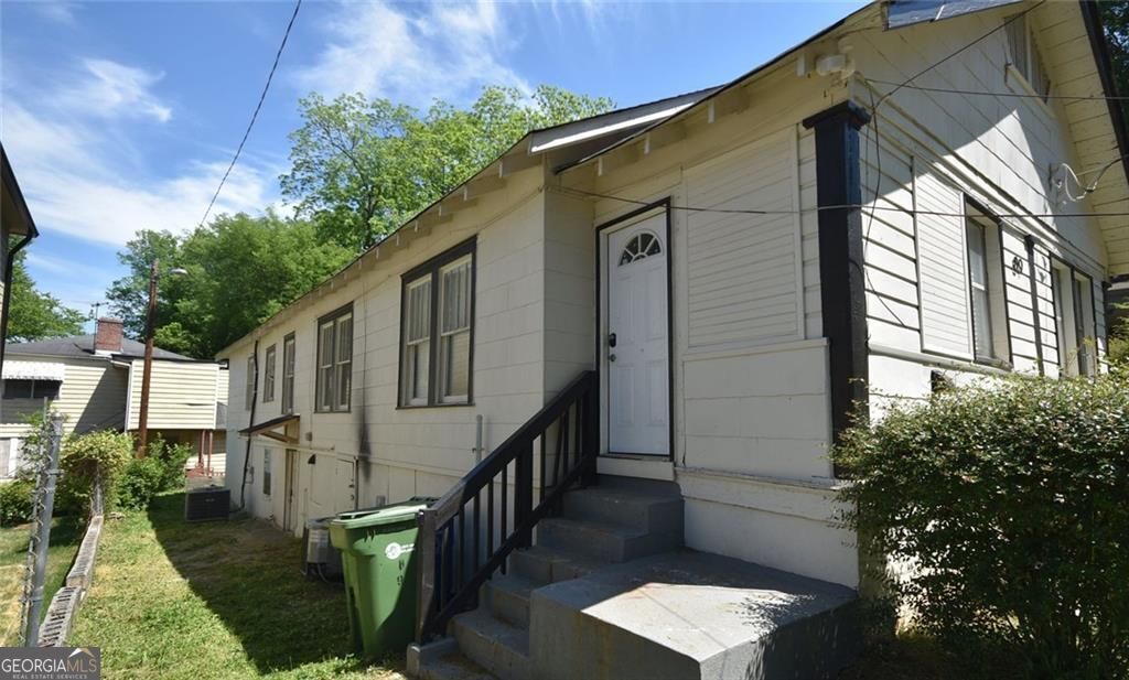 89 Ollie Street Nw Property Photo 2