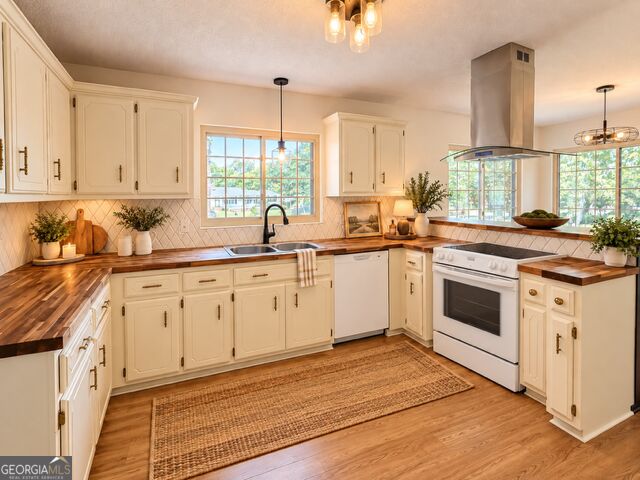 347 S College Street Property Photo 7