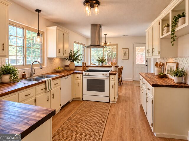 347 S College Street Property Photo 8