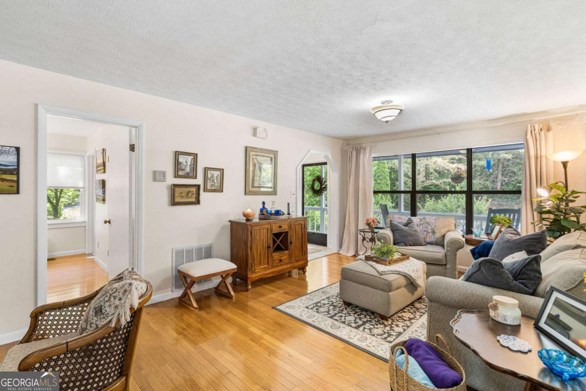 5686 Pine Crest Road Property Photo 18
