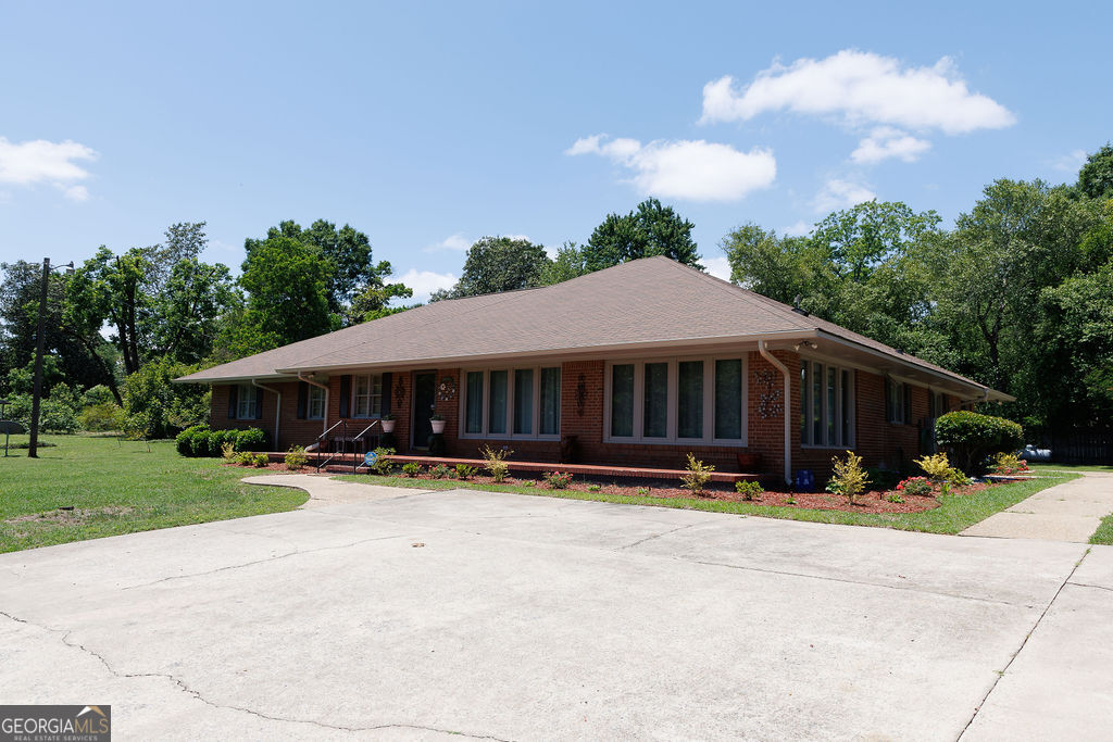 211 N Broad Street Property Photo 5