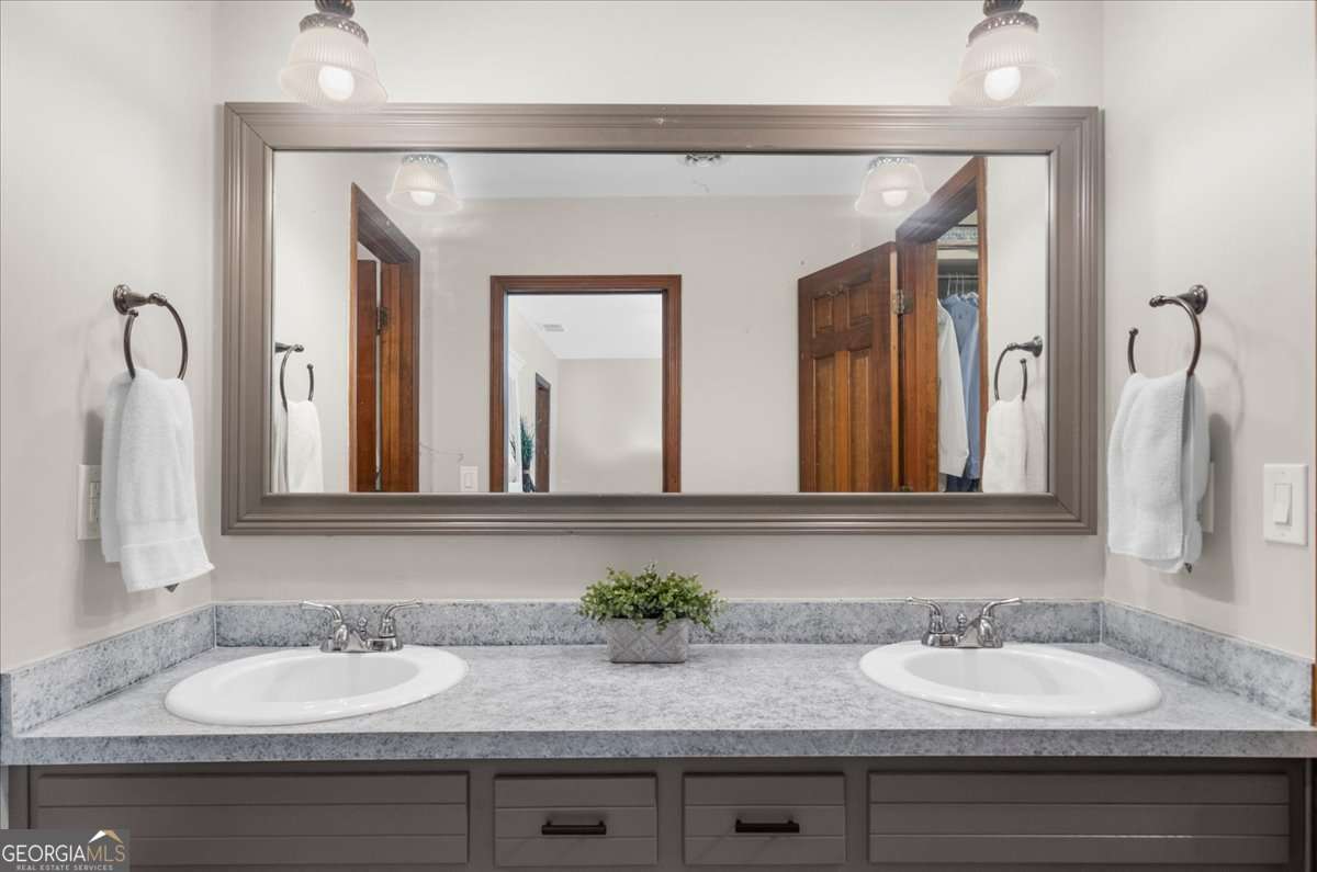 5573 Hidden Harbor Landing Property Photo 33