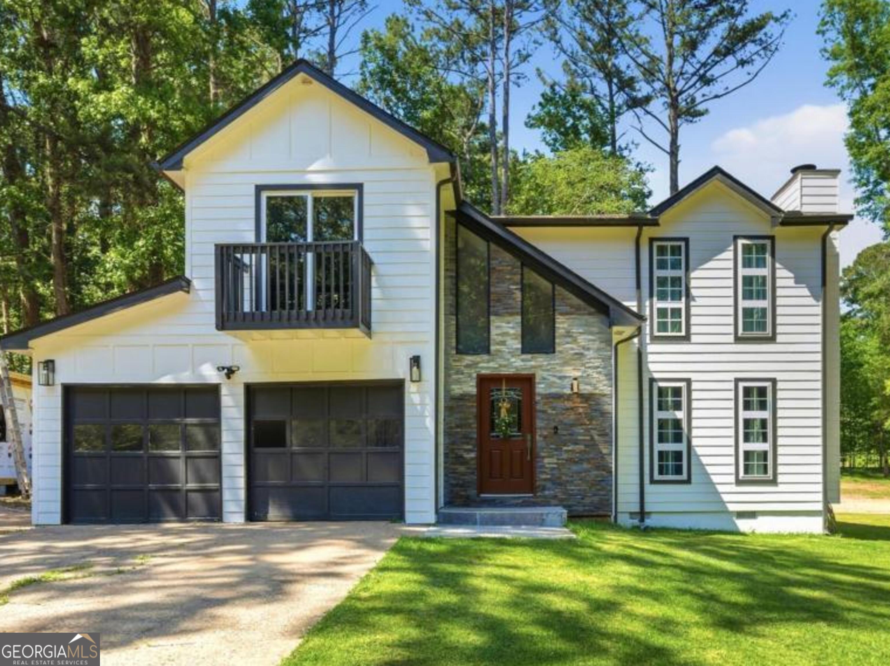 200 Huntcliff Court