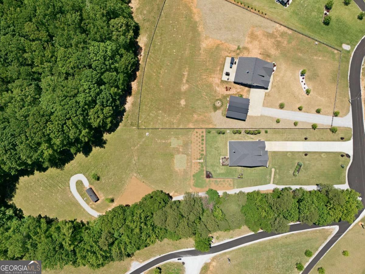 330 Taylor Path Property Photo 5