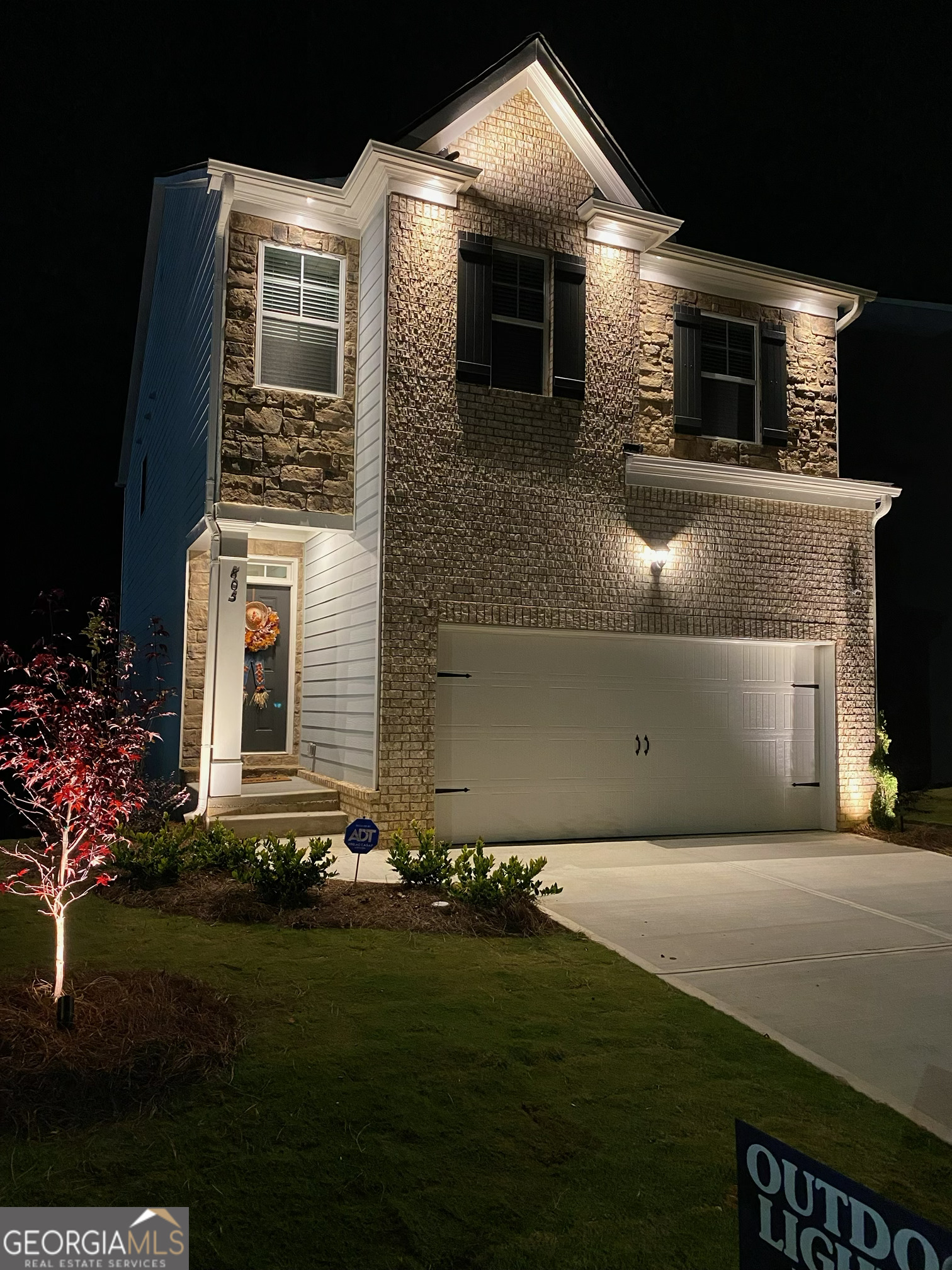 805 Bentley Drive Property Photo 2