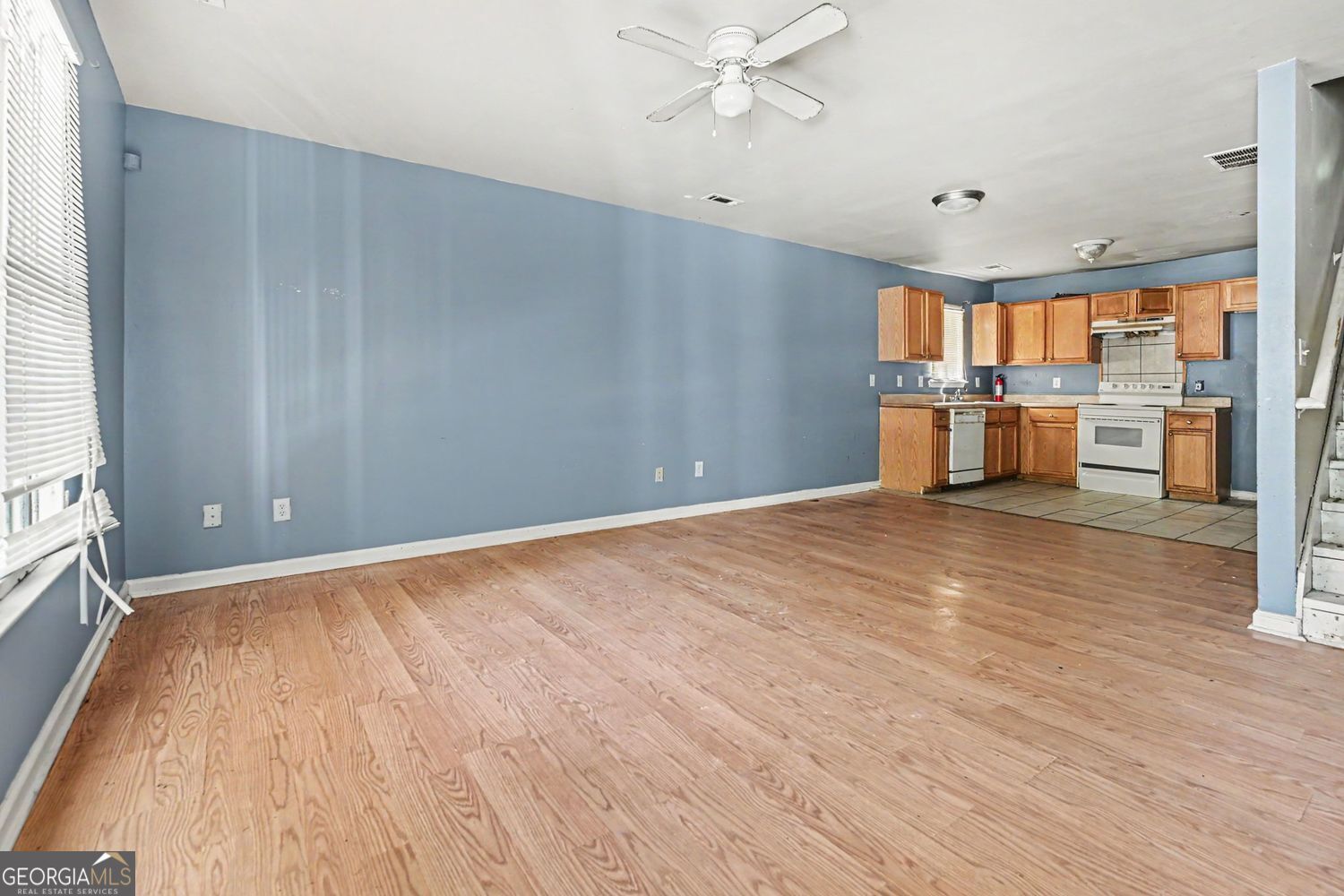 1451 Kennesaw Drive Nw # B Property Photo 5