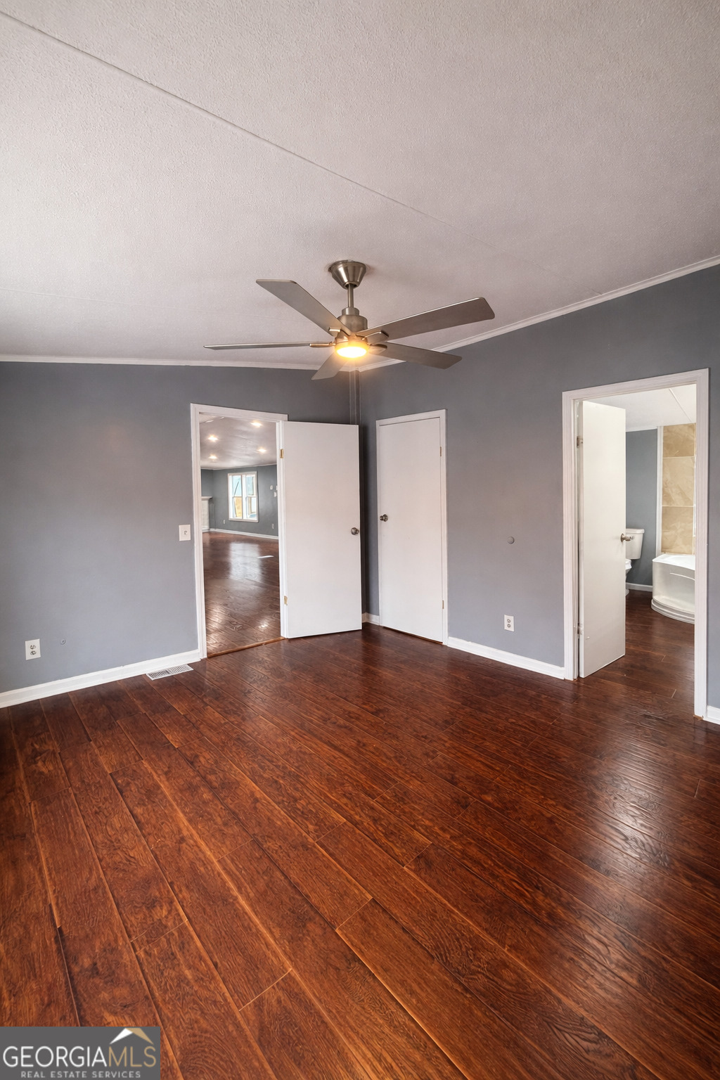 17 Club Circle Property Photo 5
