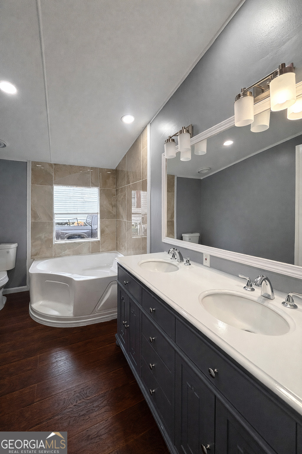 17 Club Circle Property Photo 6