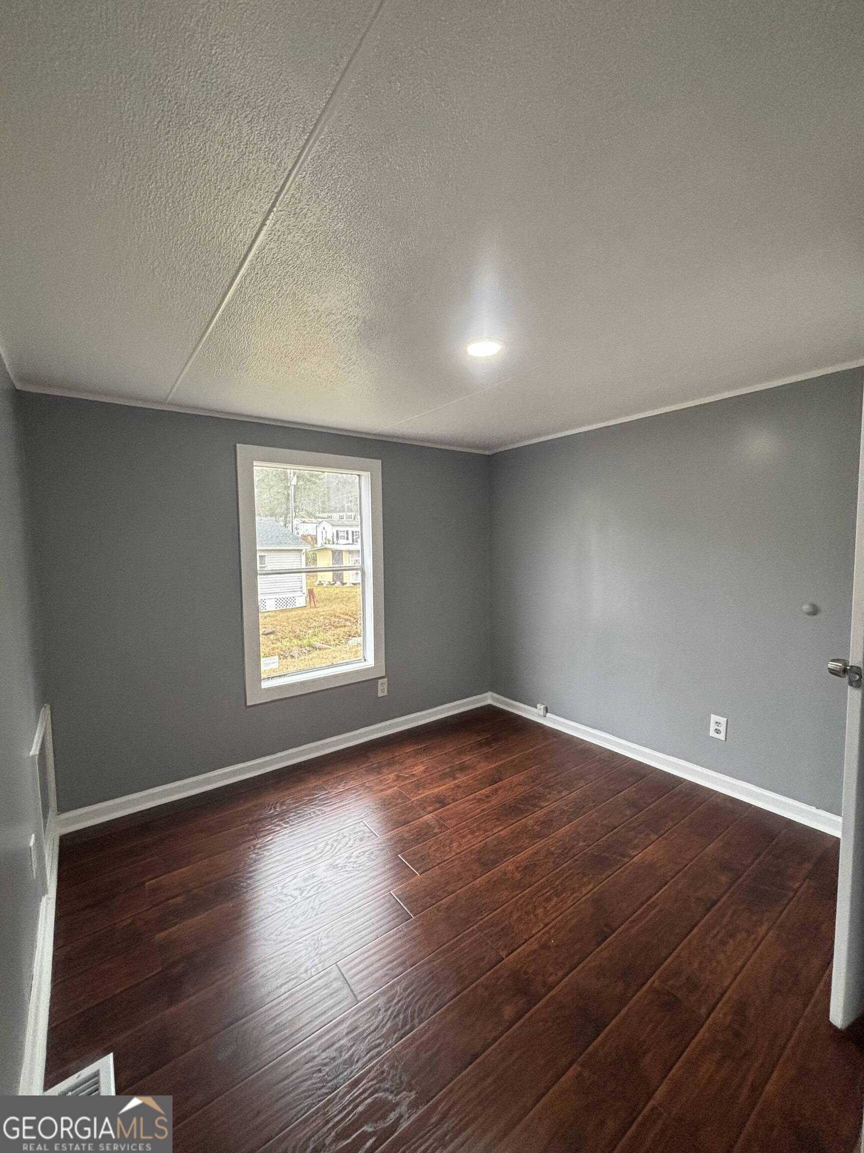 17 Club Circle Property Photo 8