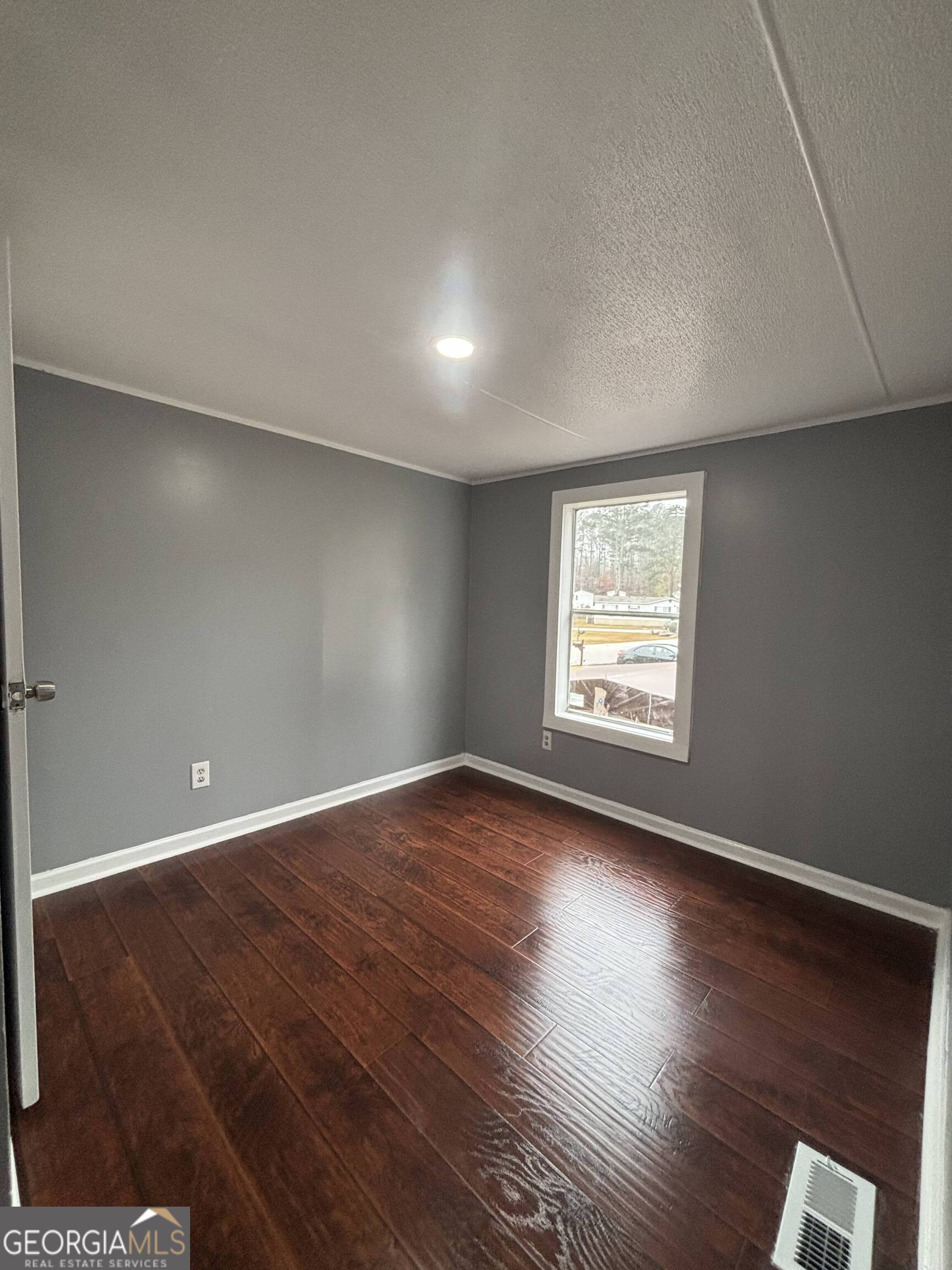 17 Club Circle Property Photo 10