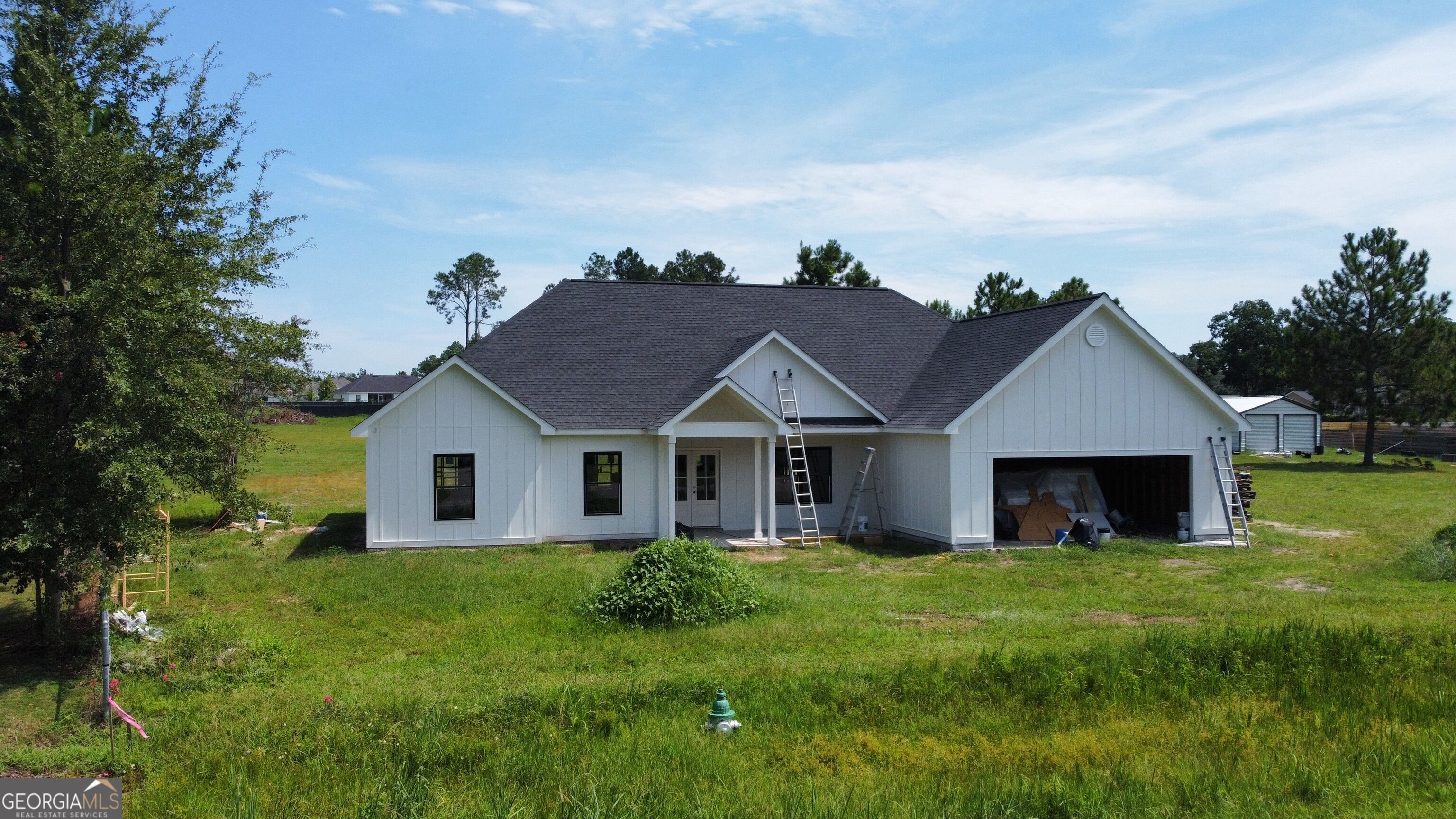 591 40th Street Property Photo 2