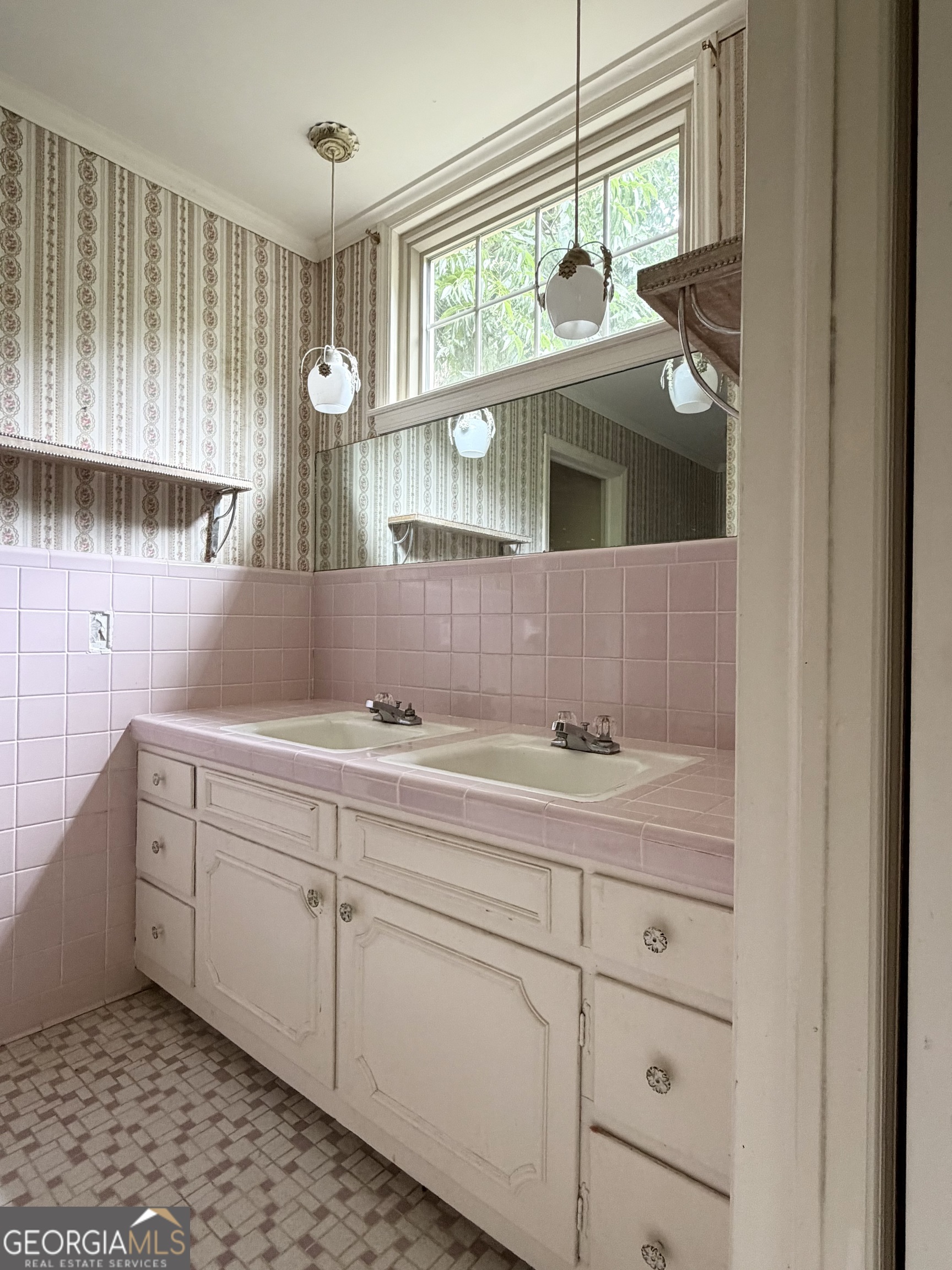 112 Geneva Street Property Photo 34