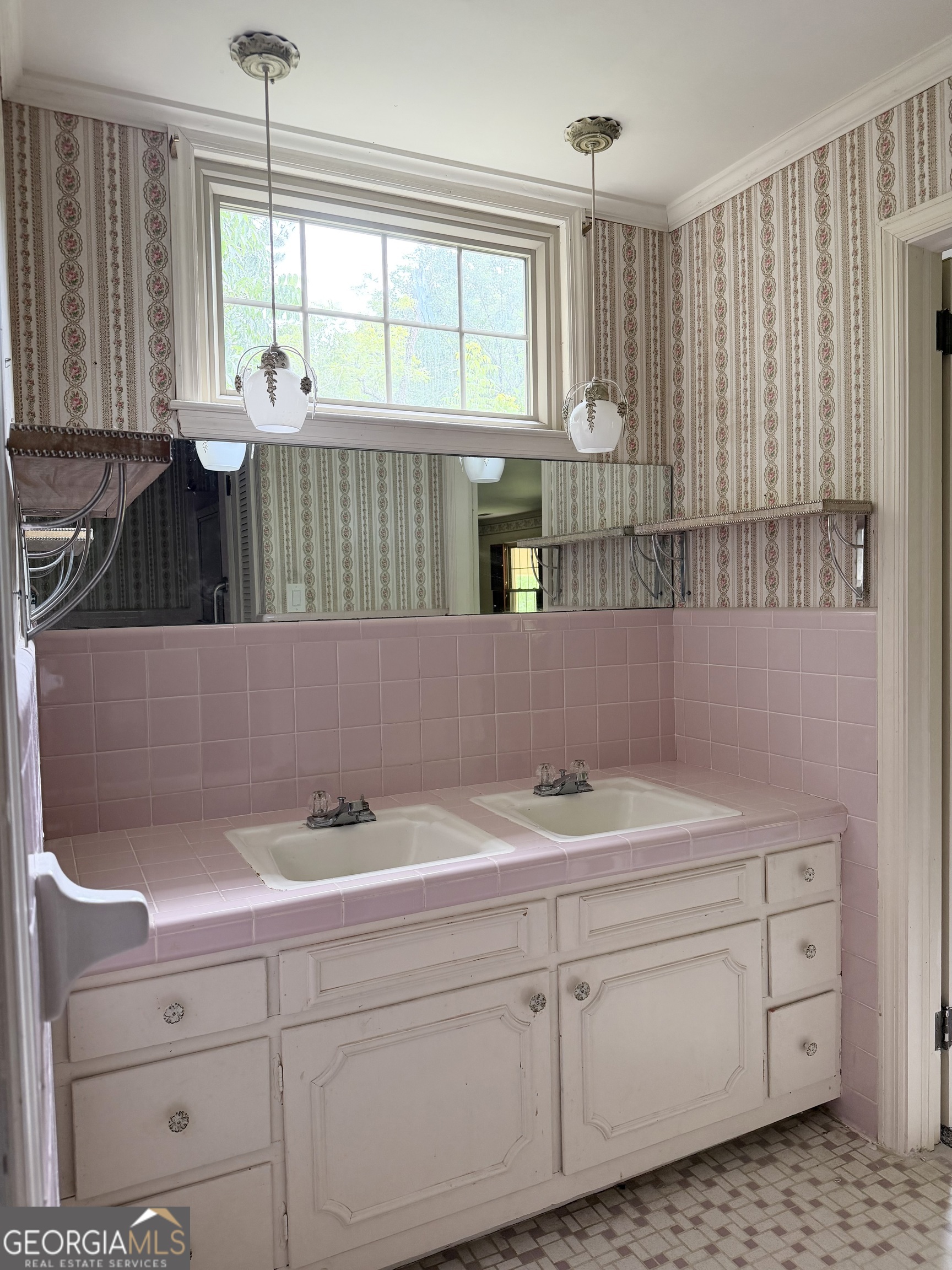 112 Geneva Street Property Photo 36