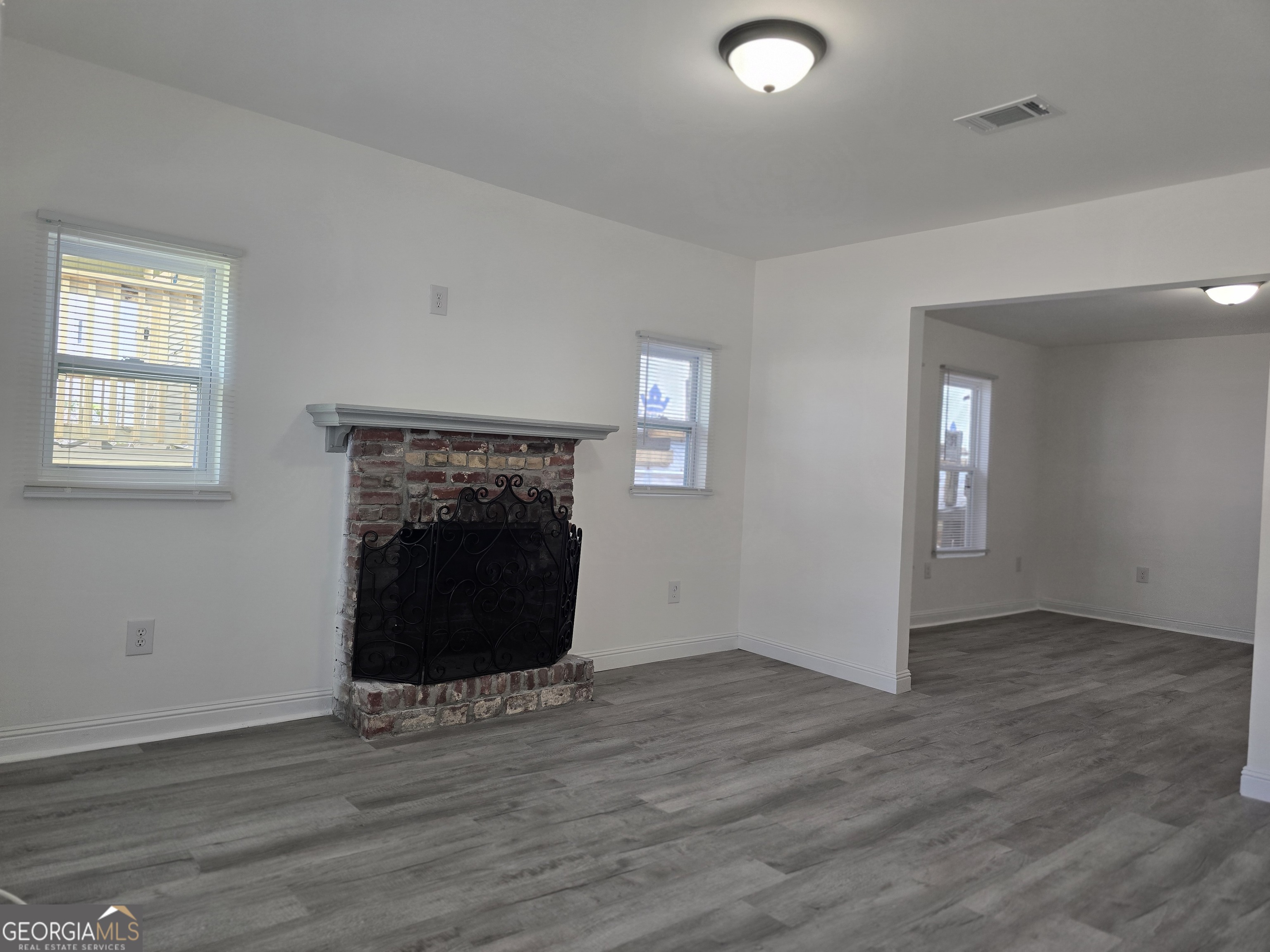 191 Forest Avenue Property Photo 4
