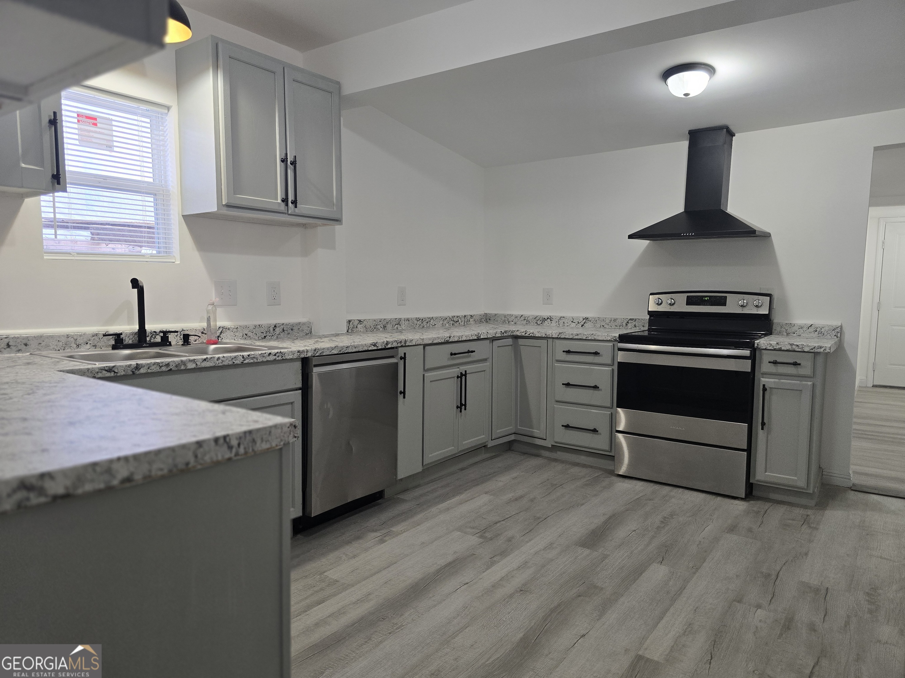 191 Forest Avenue Property Photo 7