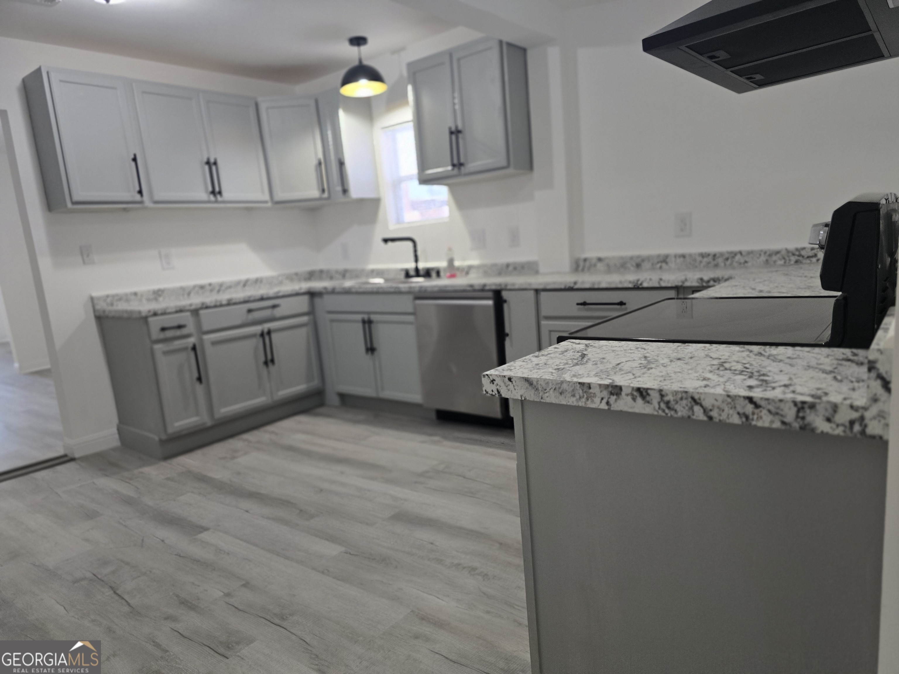 191 Forest Avenue Property Photo 8