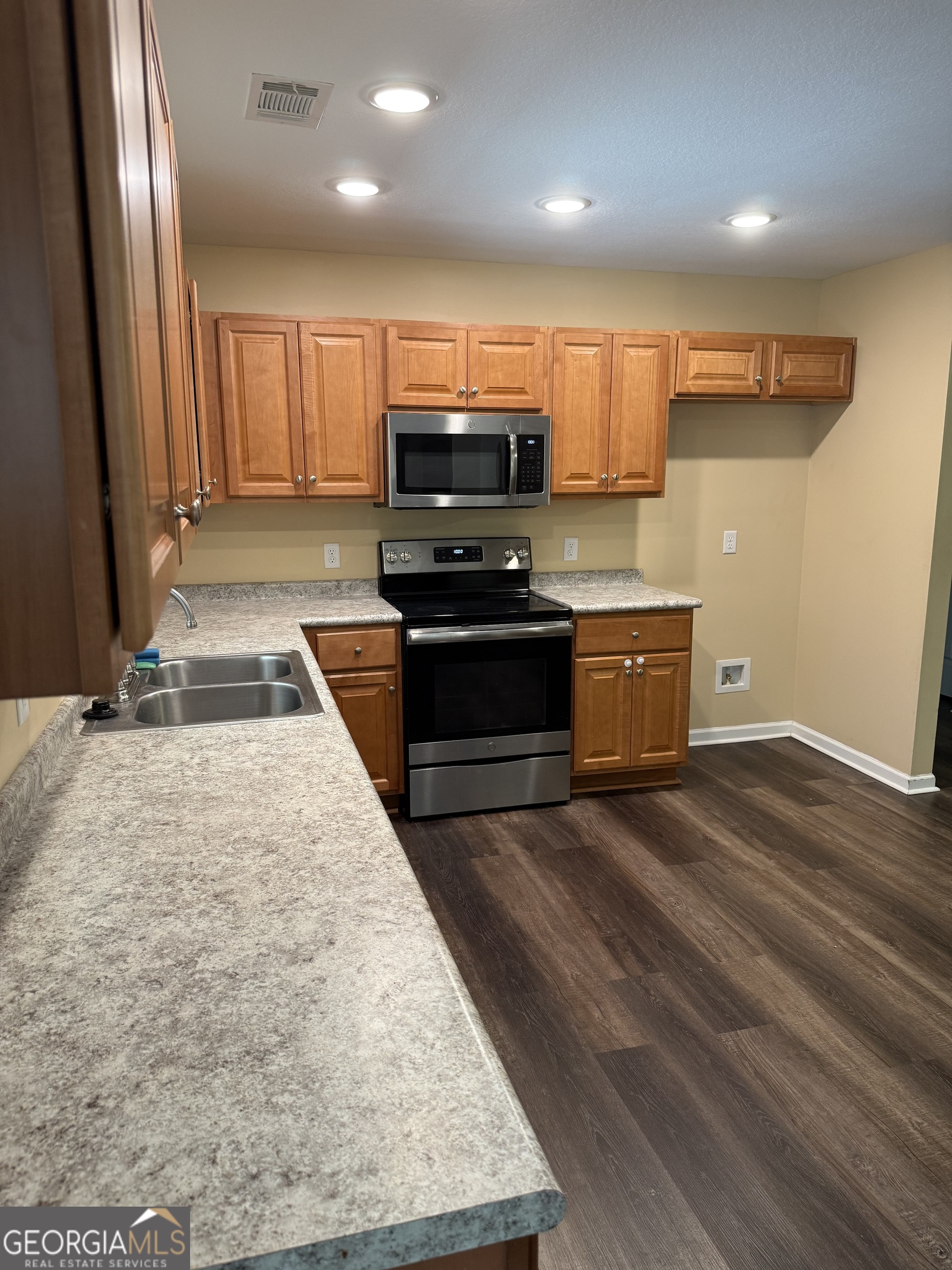 403 Wilburn Cr Property Photo 6