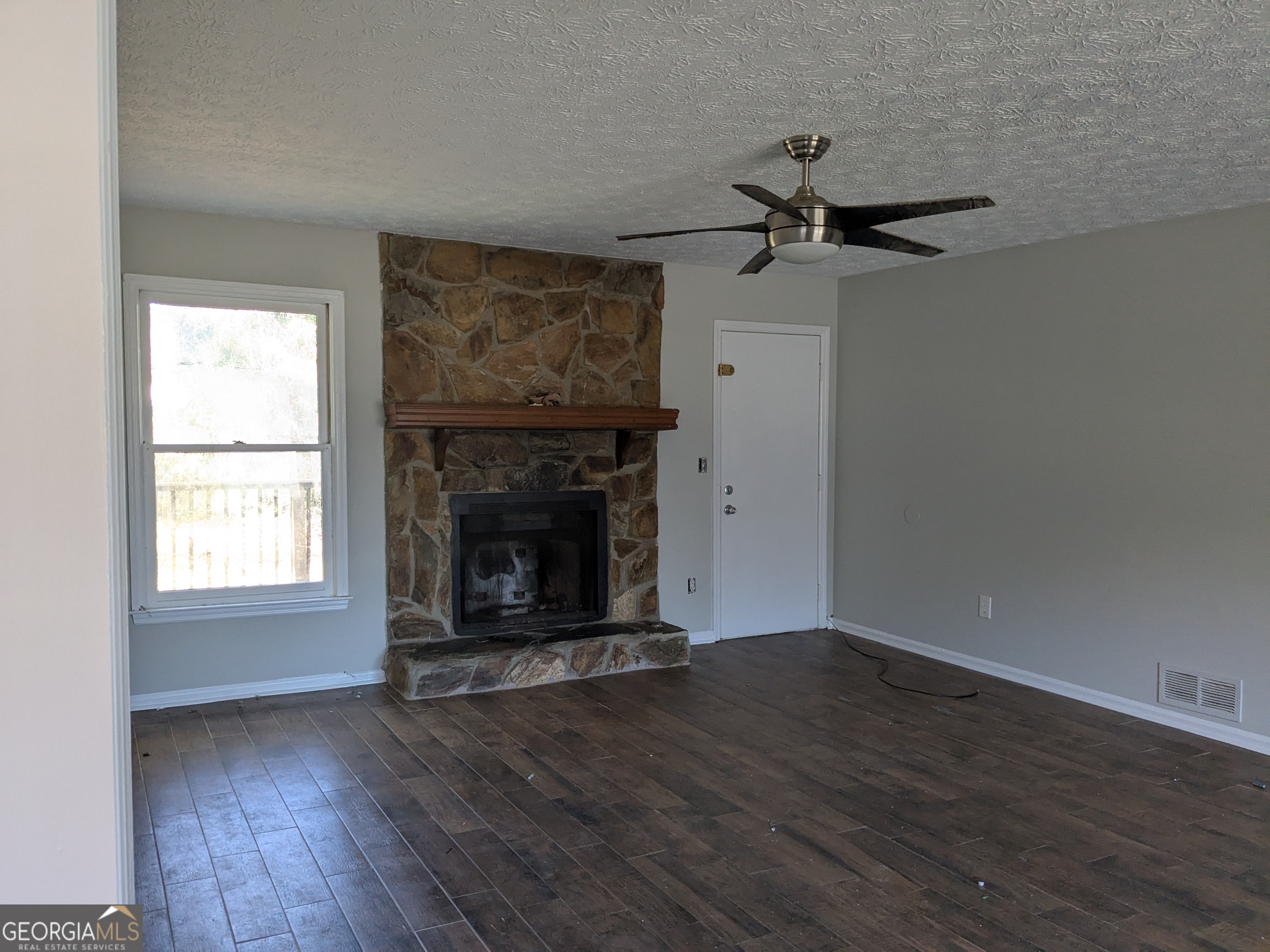 9473 Hidden Hollow Trail Property Photo 3