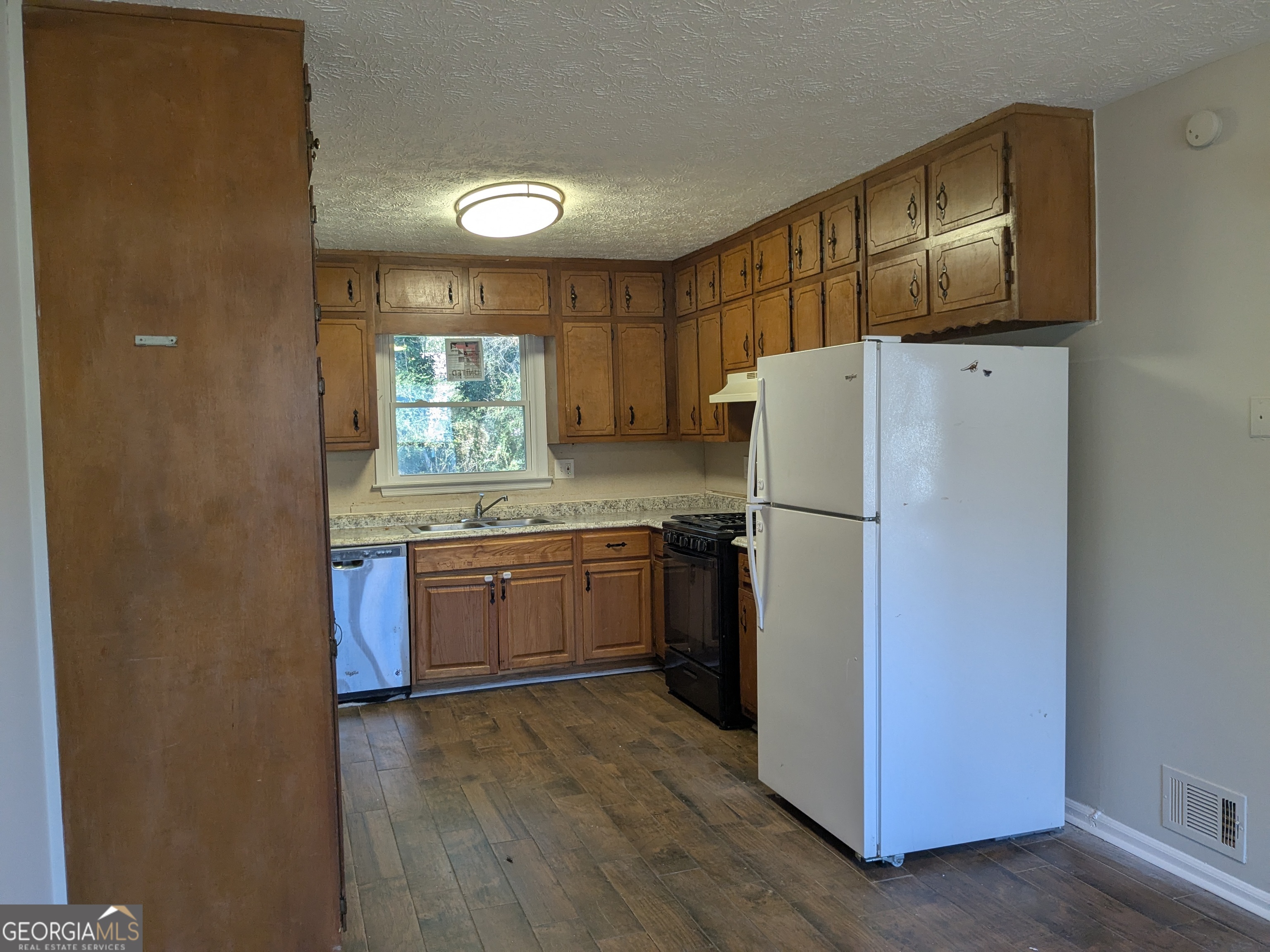 9473 Hidden Hollow Trail Property Photo 4