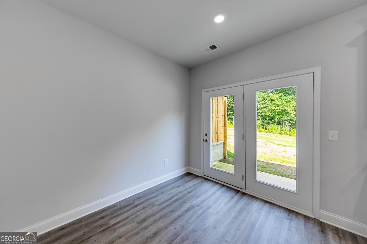 119 Greenview Court Property Photo 8