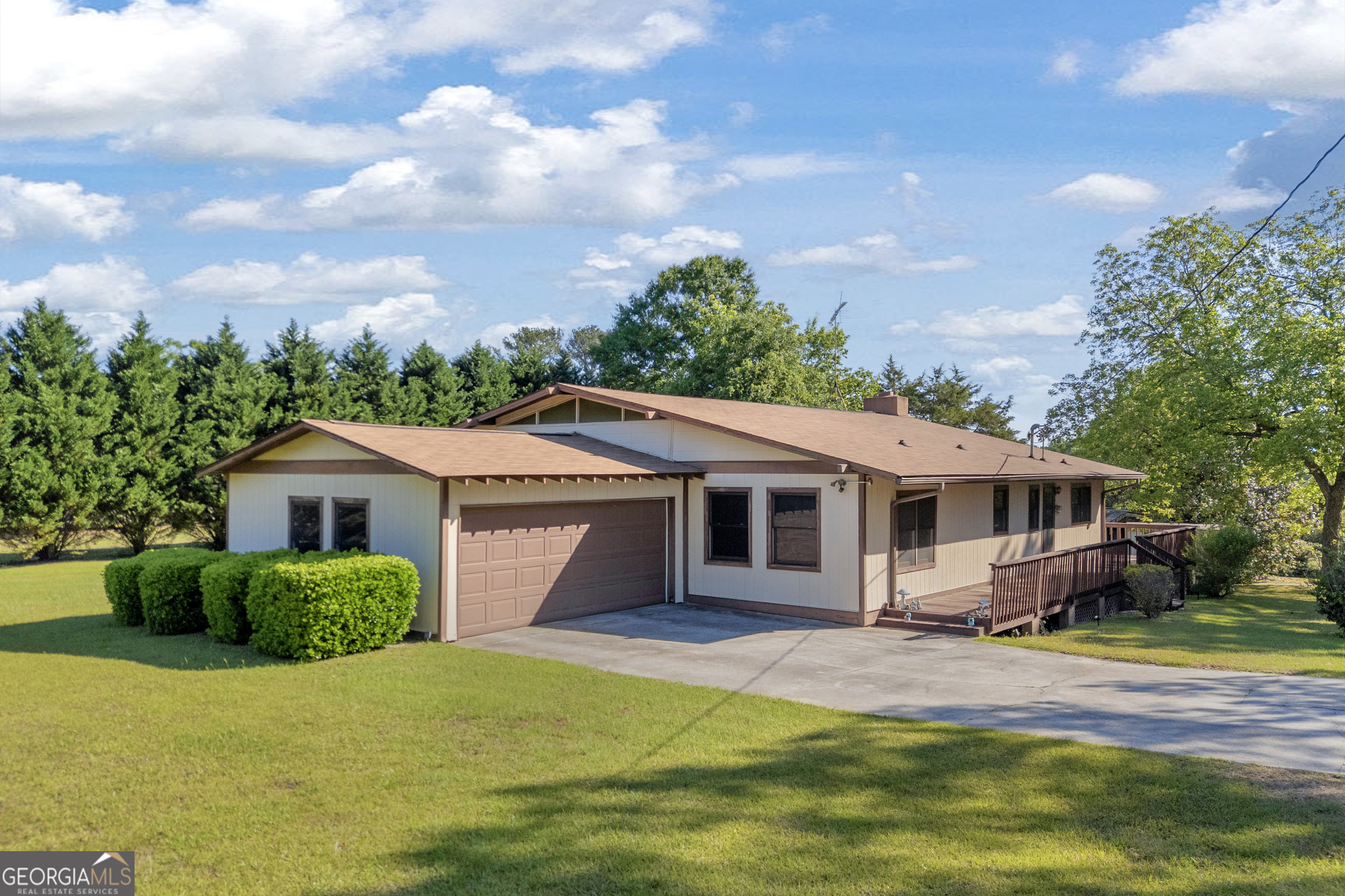 3136 Langley Road Property Photo 9