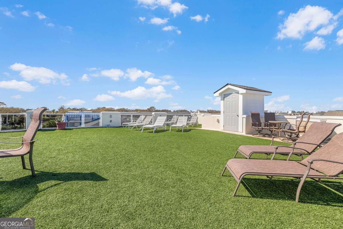 8 18th Street Property Photo 41