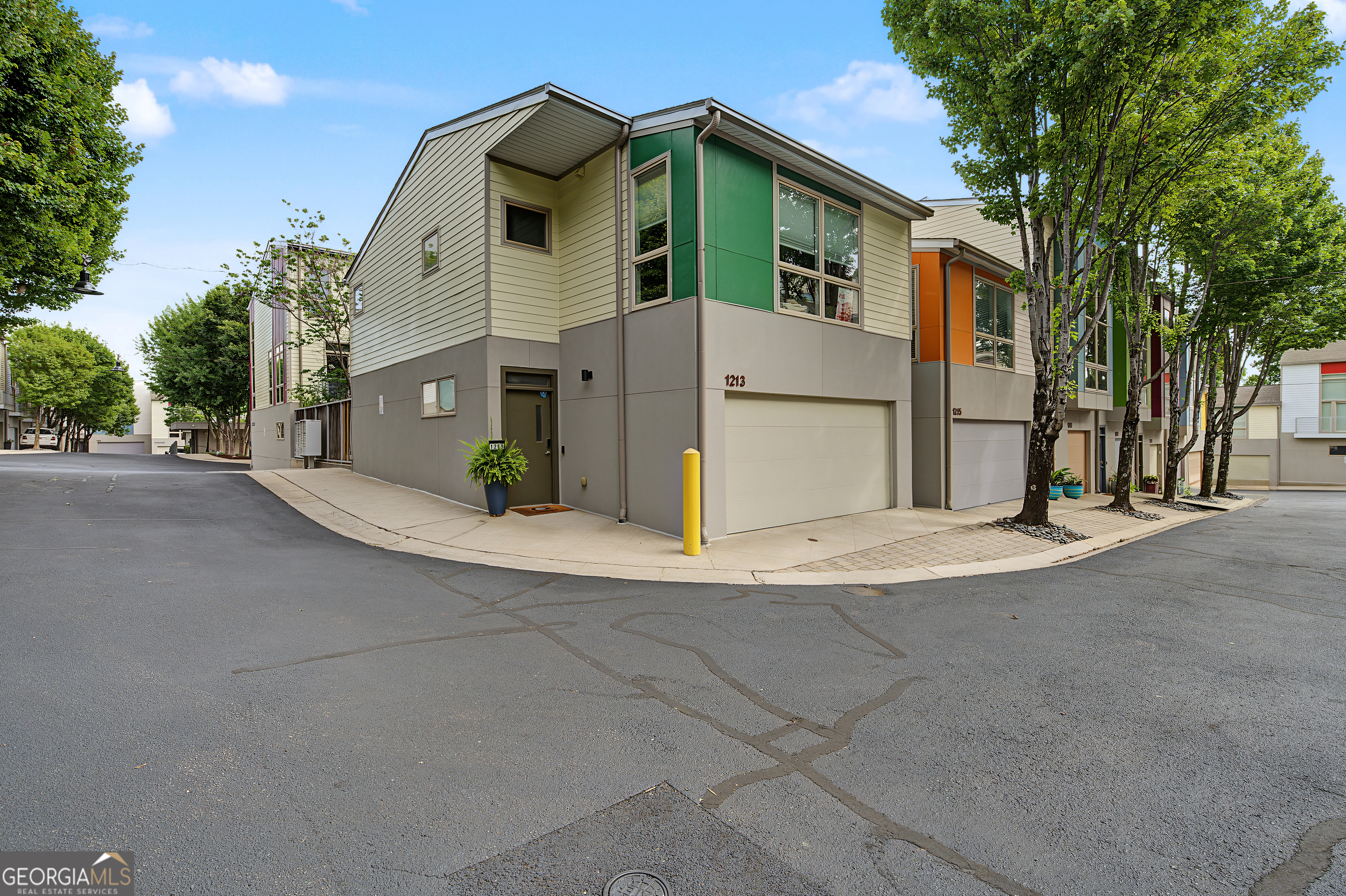 1213 Van Allen Mews NW